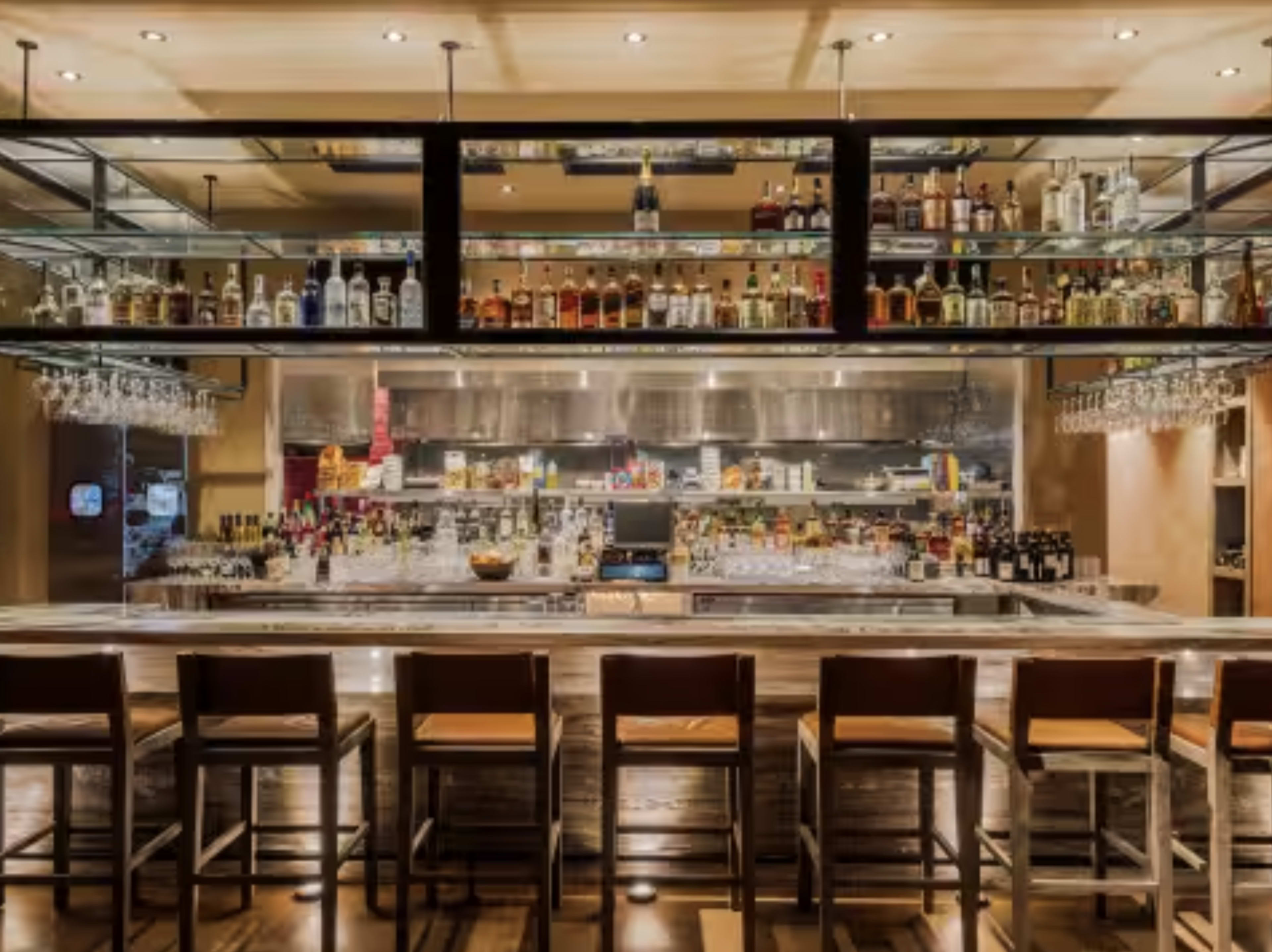N10 Restaurant Image in Beverly Grove, Los Angeles, CA