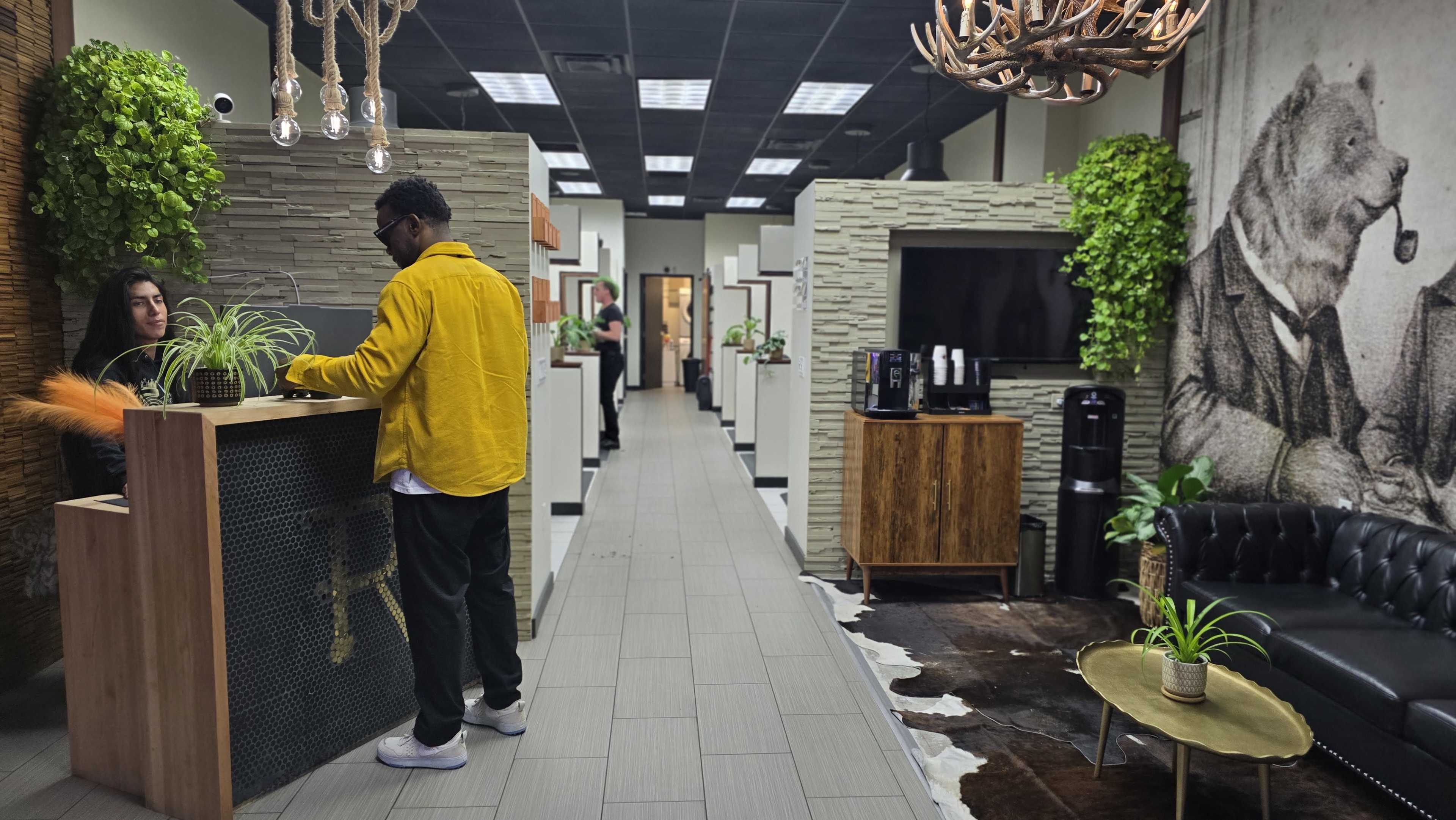 Hair salon studio Image in Central LA, West Hollywood, CA