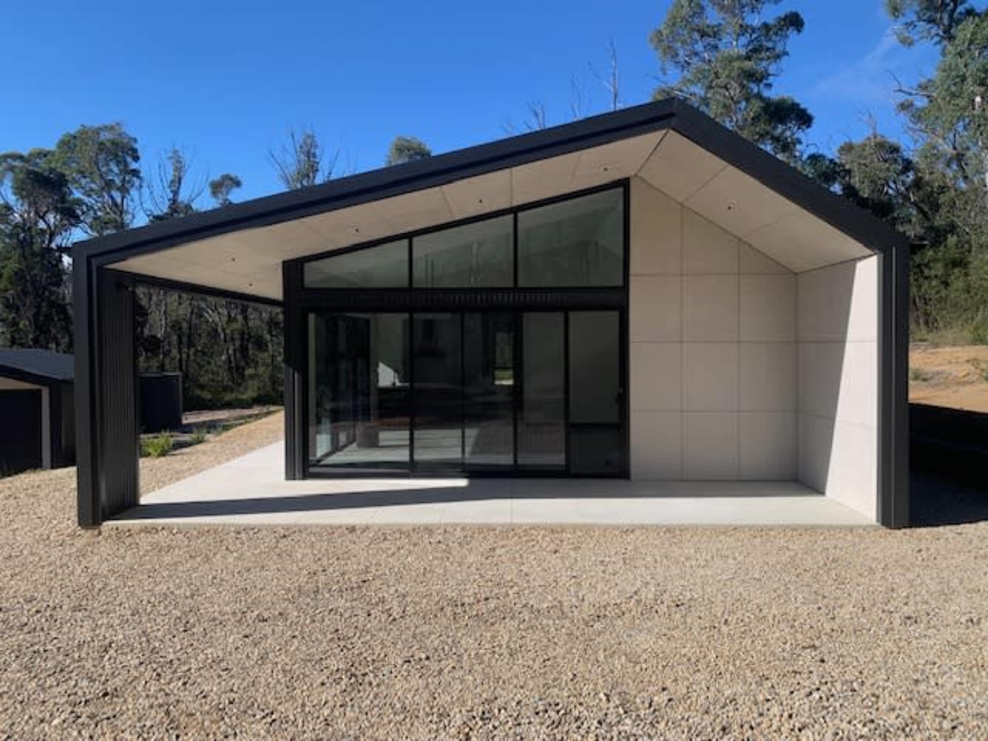 Contemporary Minimalist style house Image in Bell, Bell, NSW
