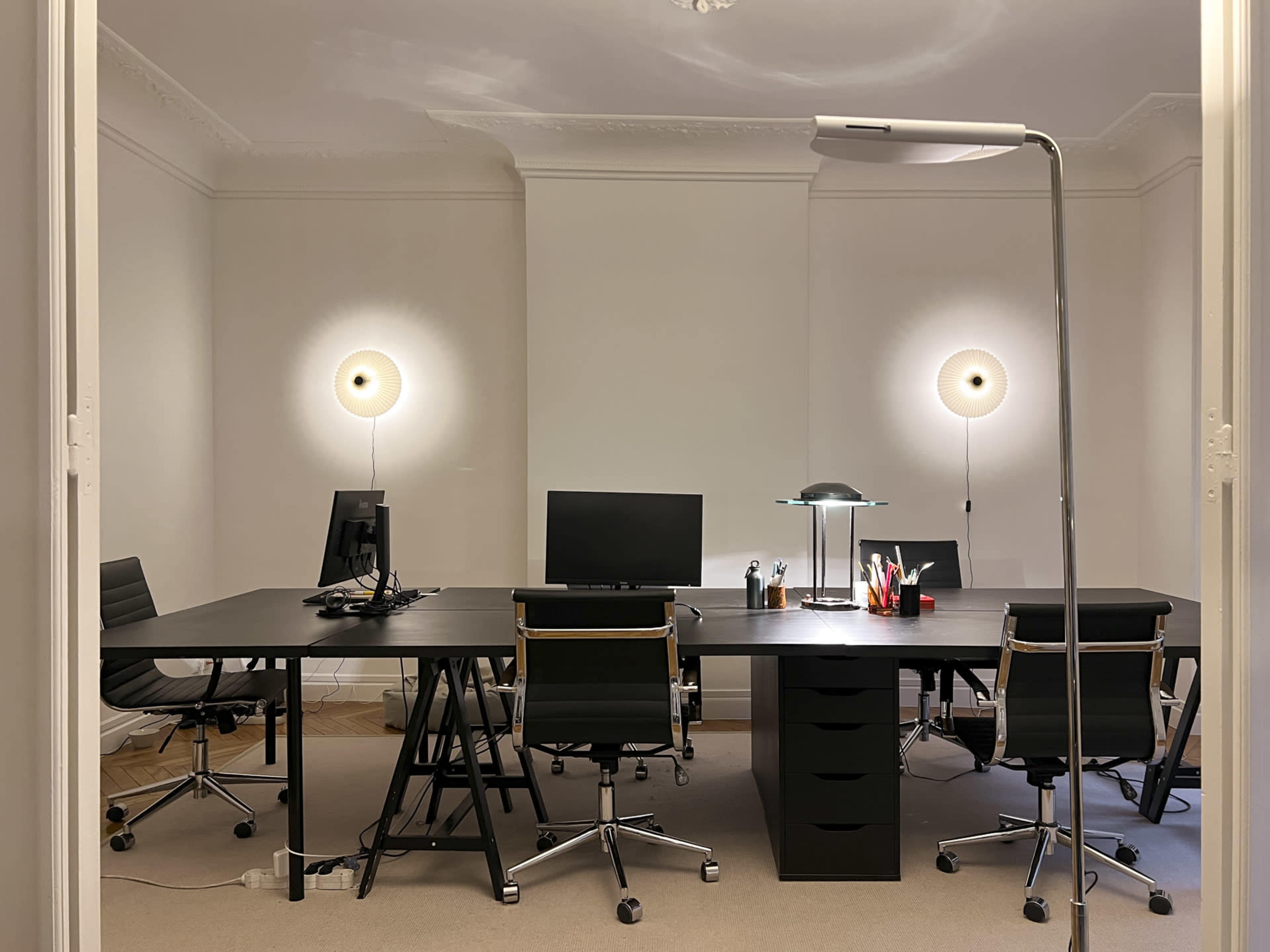 Bureaux dans appartement haussmannien Image dans Arts-et-Métiers, Paris, 