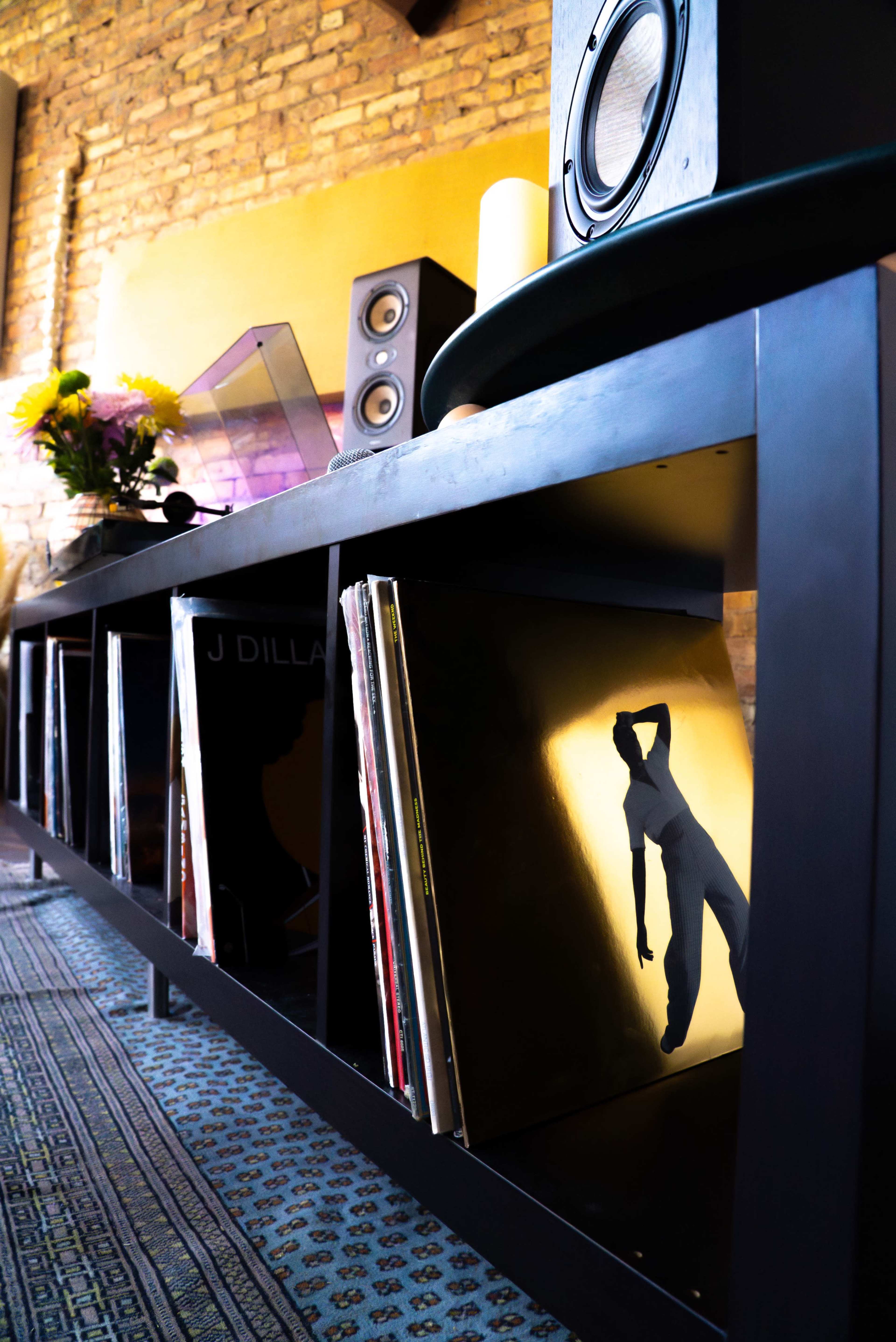 LINCOLN PARK LOFT SOULFUL STUDIO SPACE Image in Lake View, chicago, IL