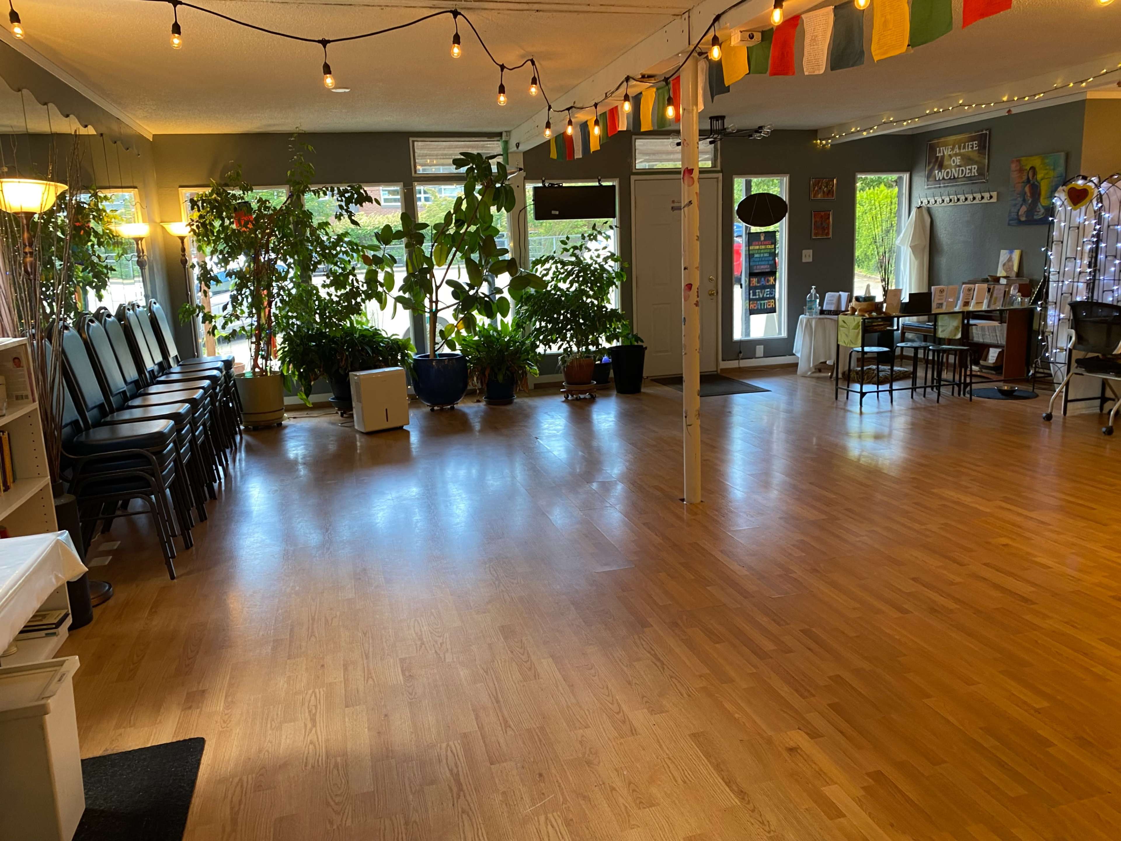 Safe, Open Space with a Good Vibe in a quiet Neiborhood Image in Seahurst, Burien, WA