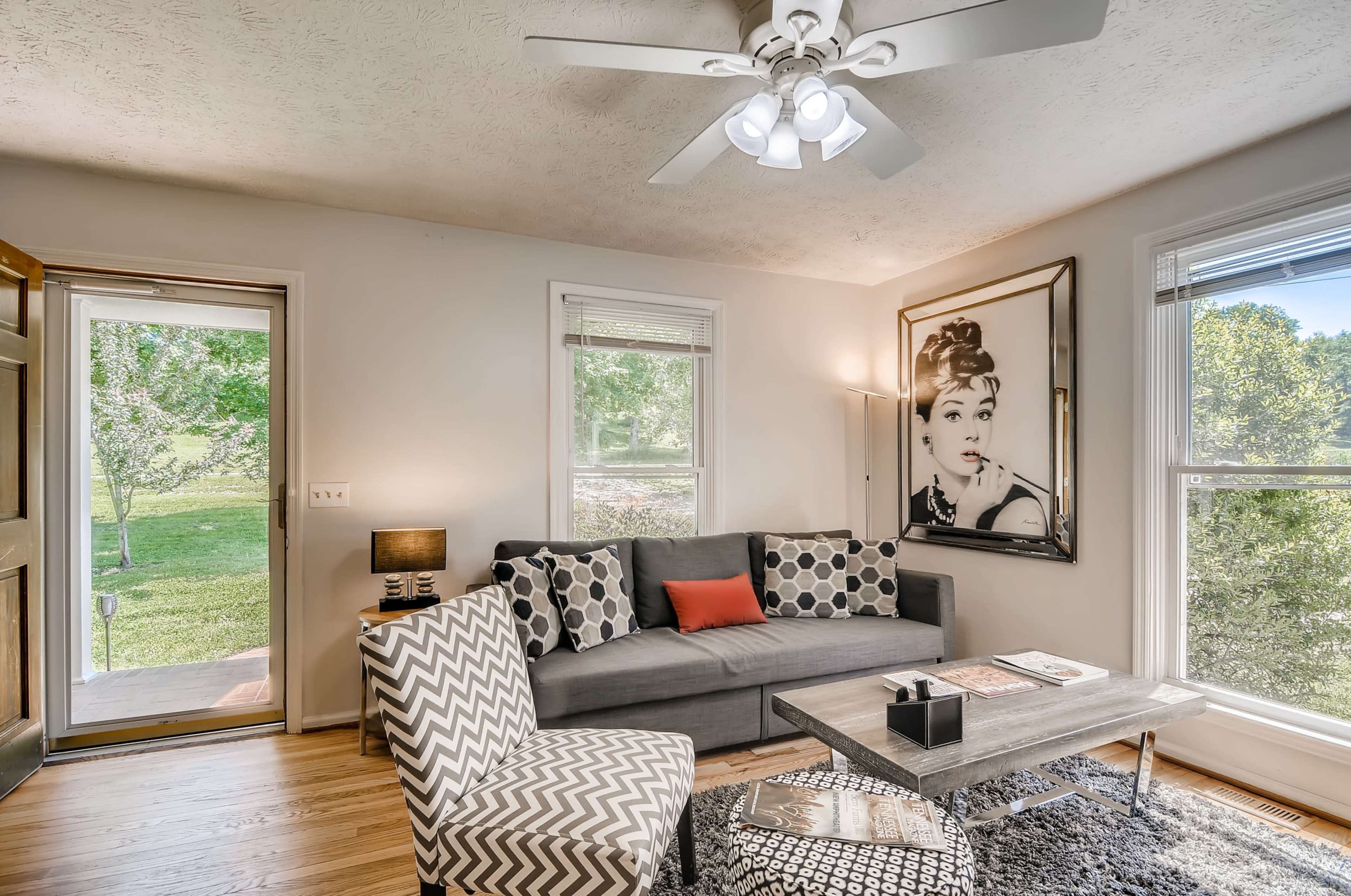 #1 Location 3RB/Large Backyard/Firepit/Games! (F1) Image in , Franklin, TN