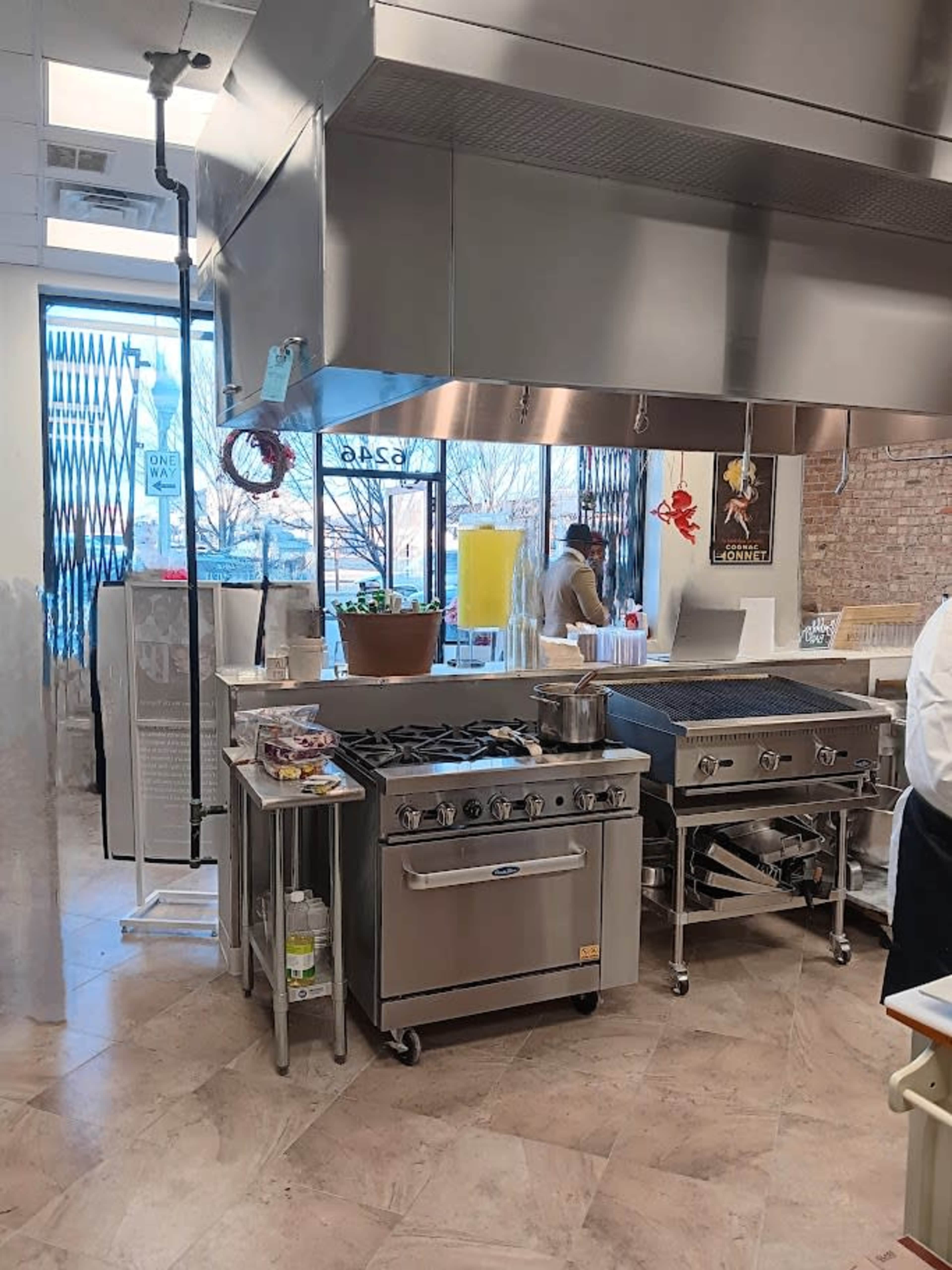 Spacious Commercial Kitchen with Style Image in Woodlawn, Chicago, IL