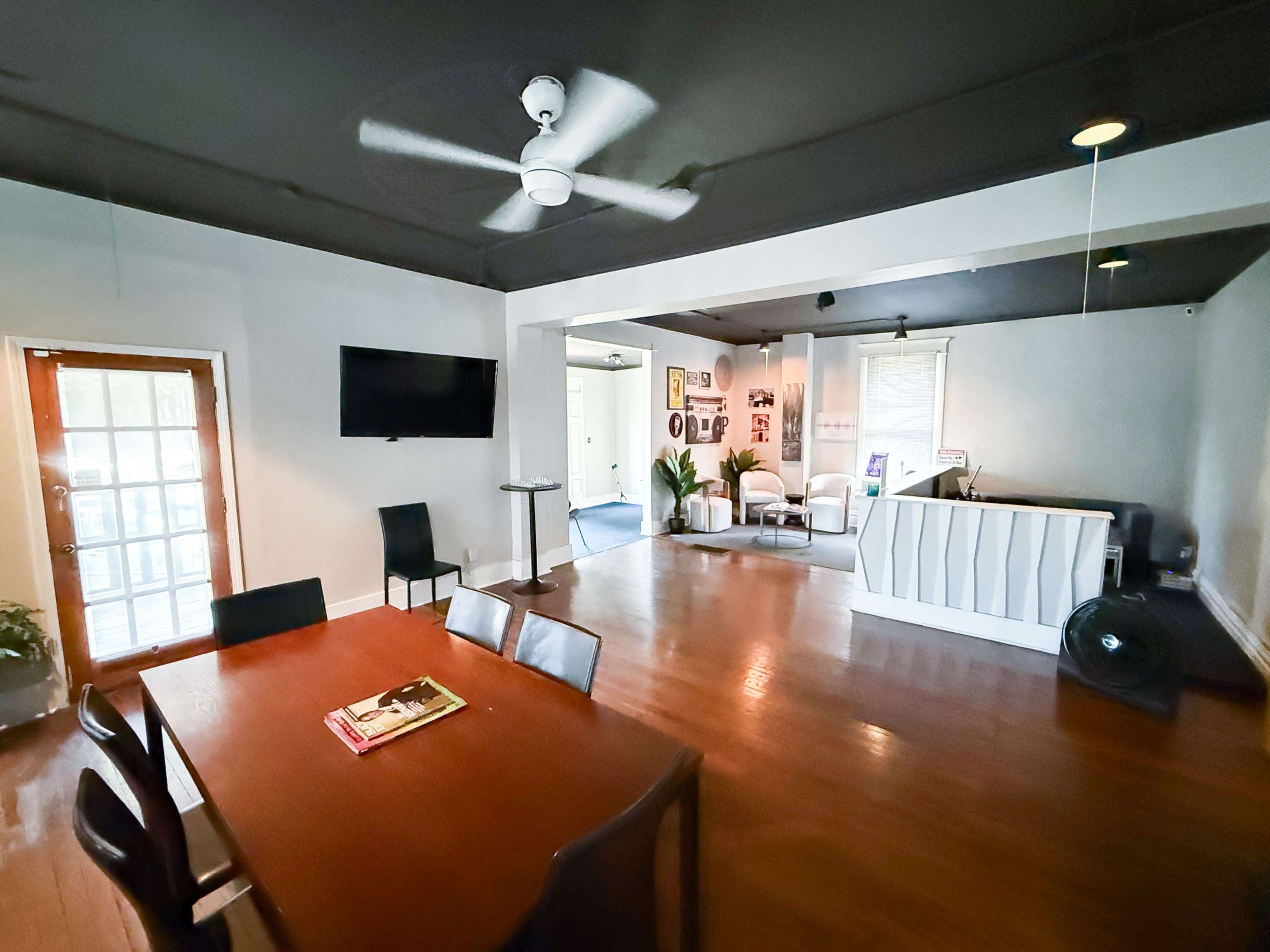 Sonstorm Studio | Podcast, Recording, Rehearsal & Content Space Image in Midtown, Memphis, TN