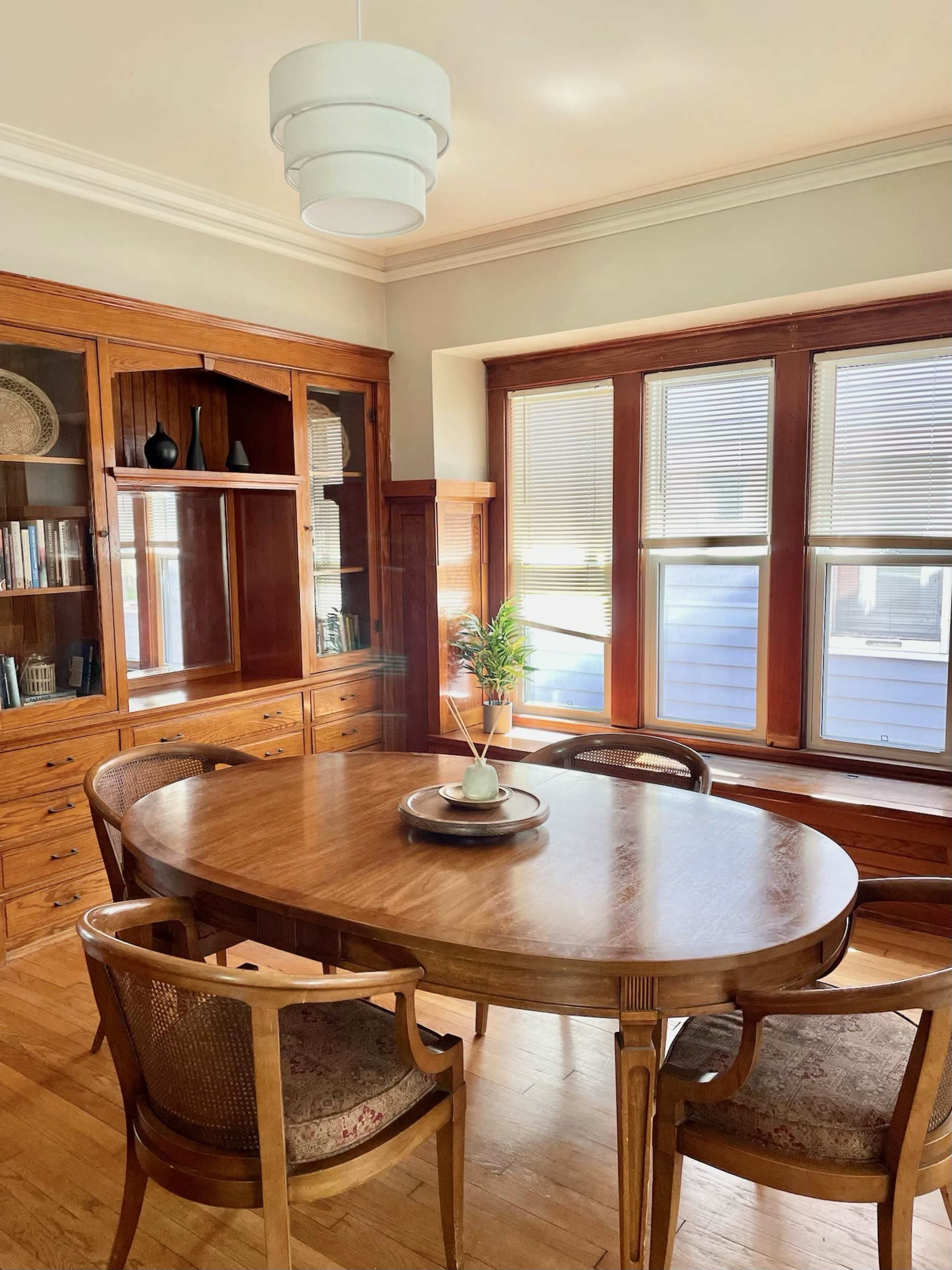 “Inspiring Creative Duplex | Perfect for Photoshoots, Workshops & Gatherings” Image in Washington Heights, Milwaukee, WI