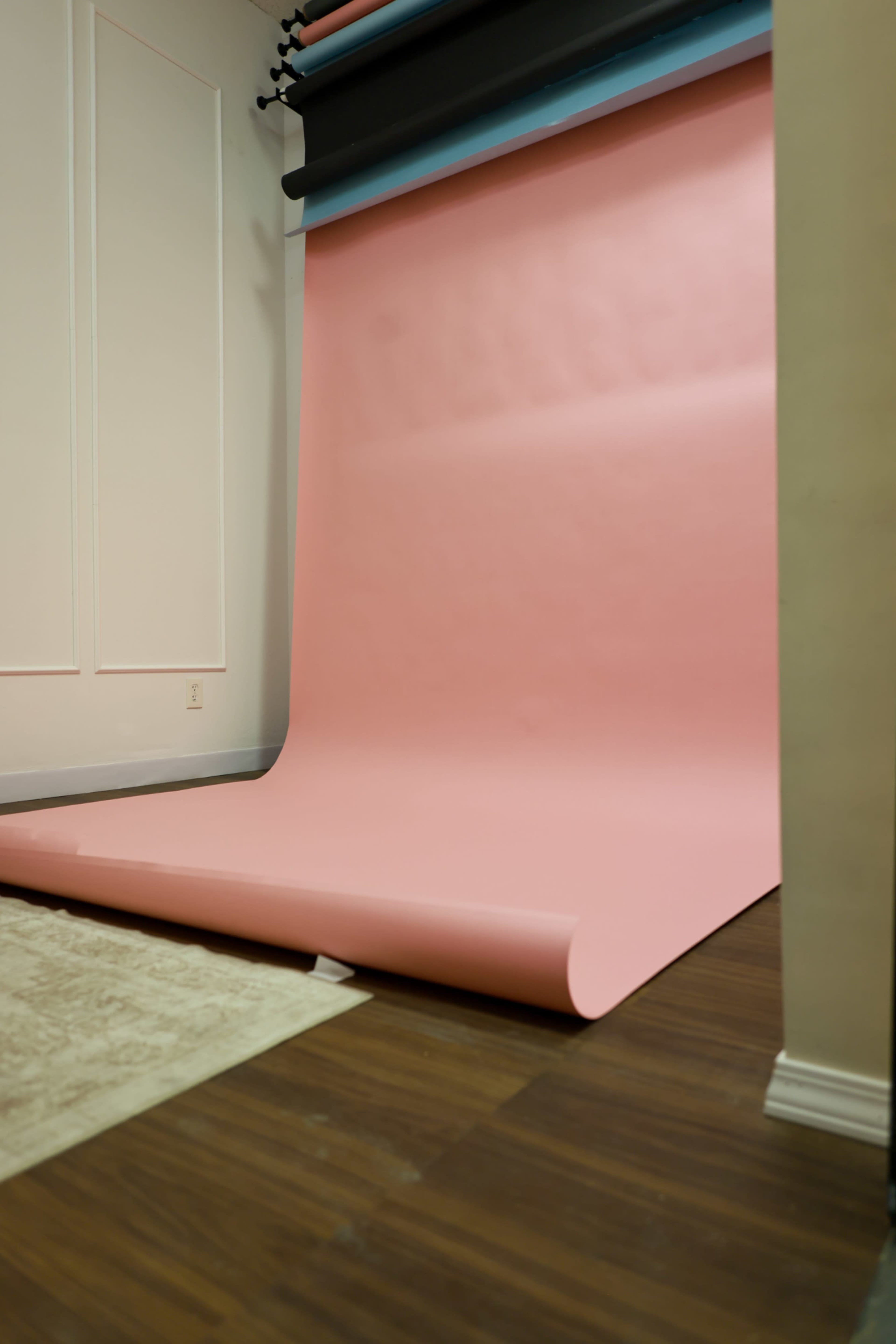 Spacious Mesa Content Studio with Natural Light & Designer Sets Image in Mesa, Mesa, AZ