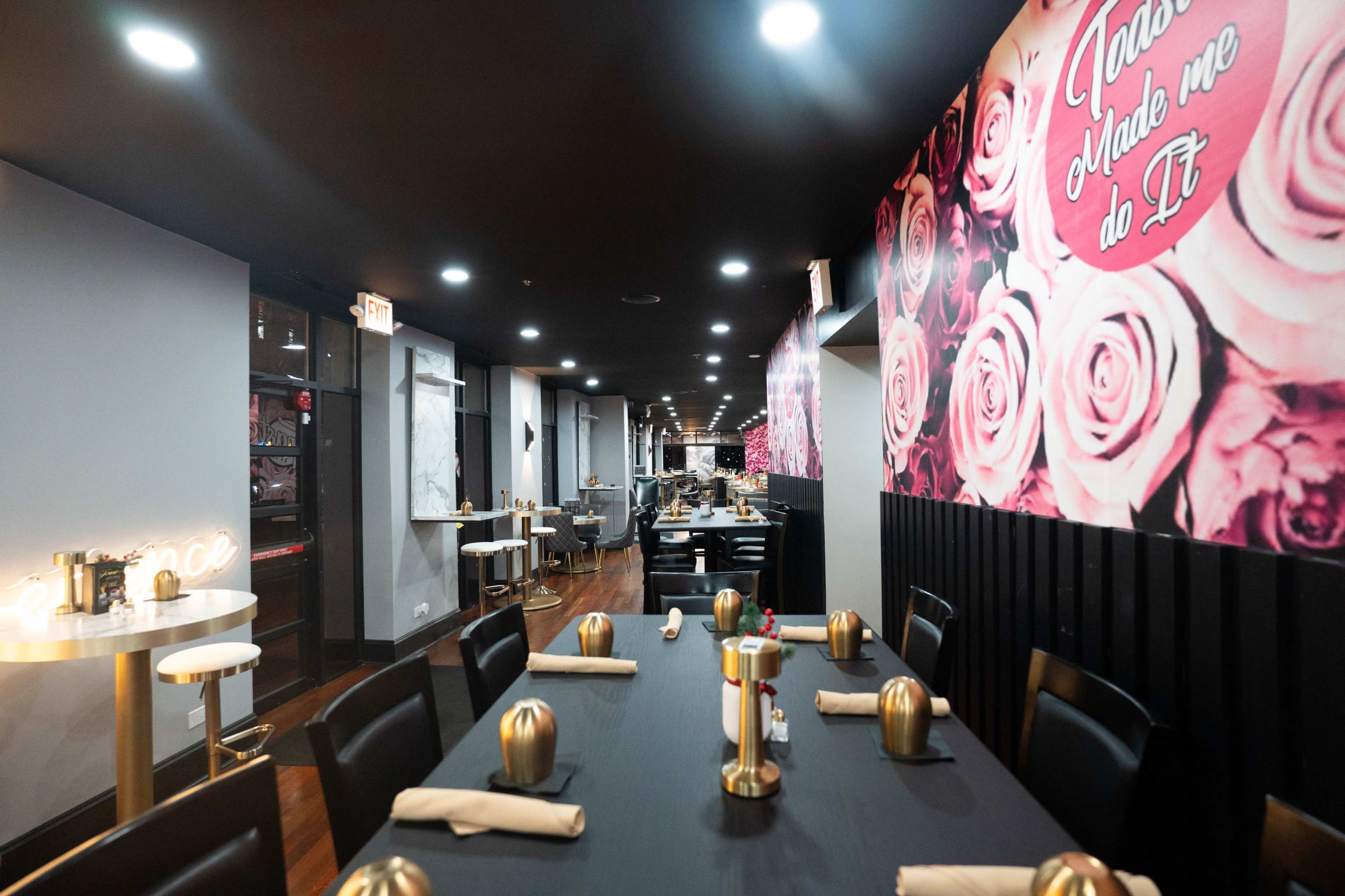 Chic Stylish Downtown Event Space with Bar Image in Near North Side, Chicago, IL