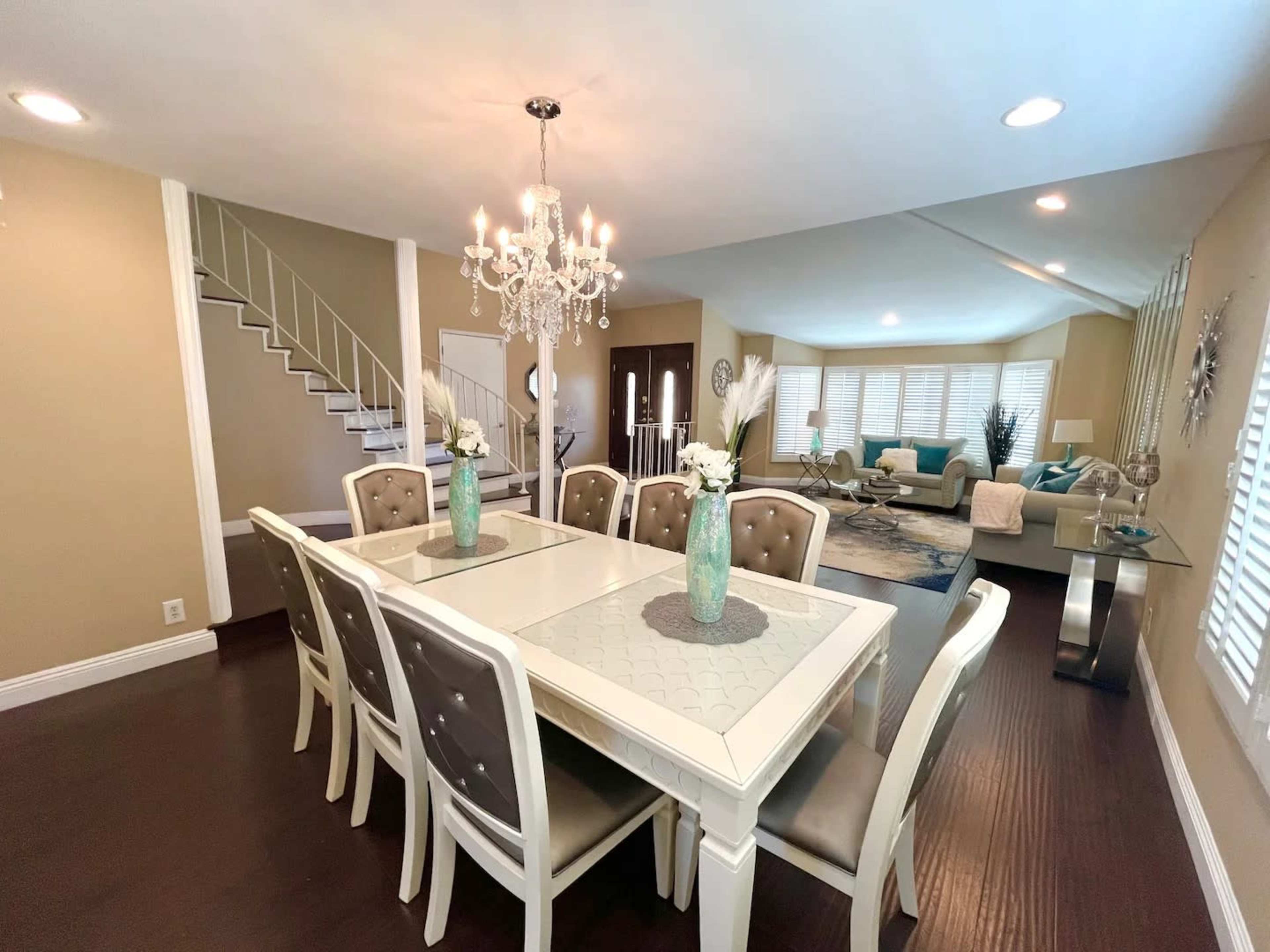 Spacious Family Escape Image in Orange, Orange, CA