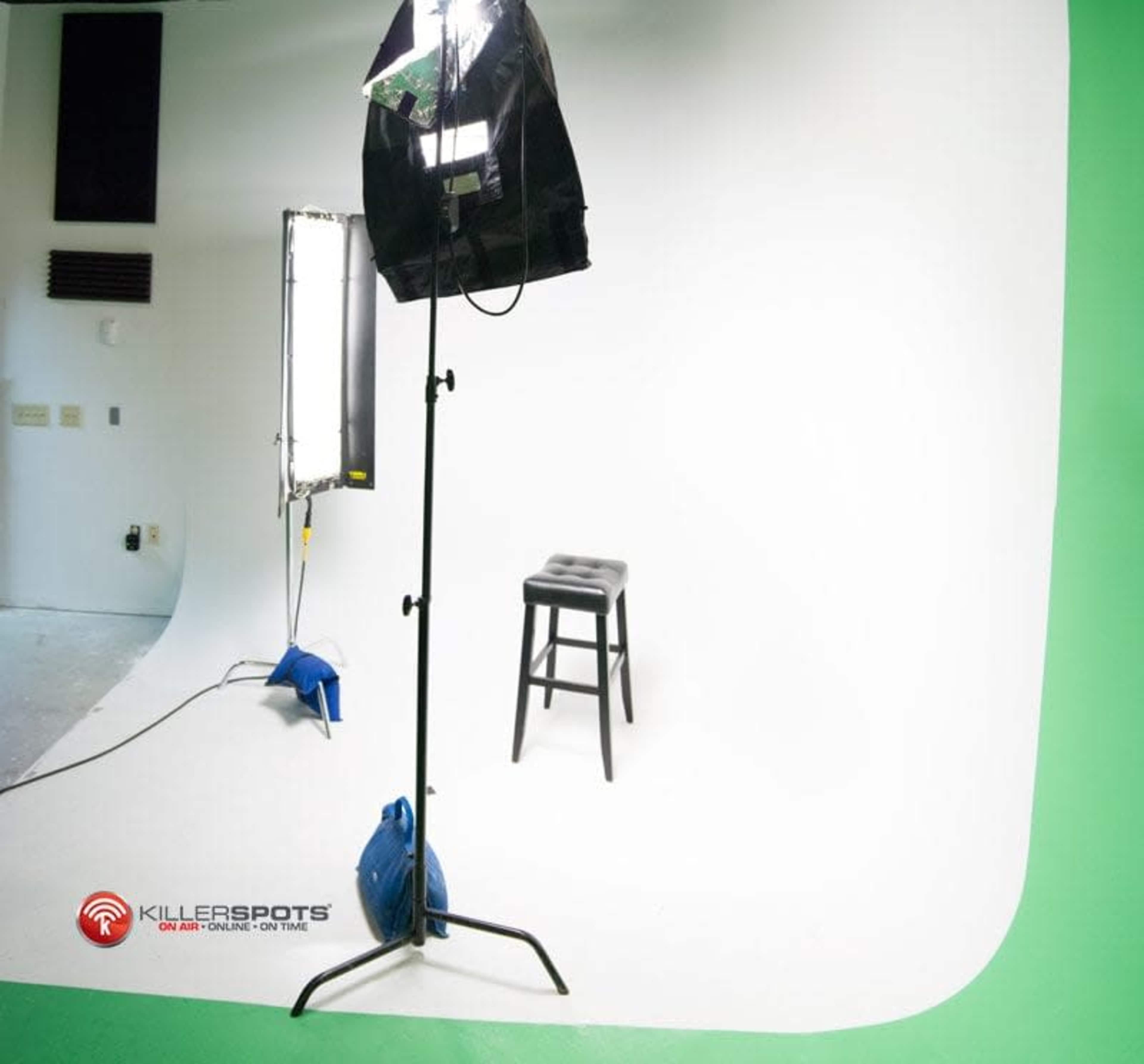 Professional Green Screen Studio - Cincinnati + Gear rental Image in Union Township, Cincinnati, OH