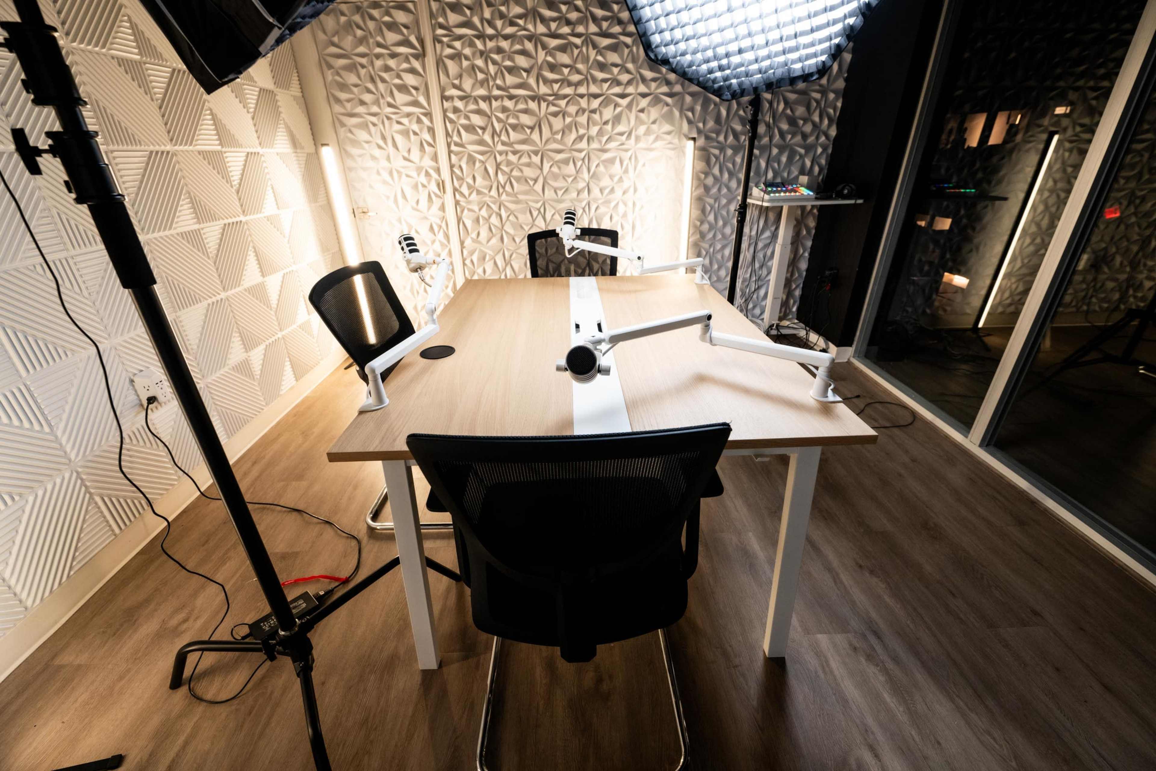 Flexwork Ivory Podcast Room Image in Springfield, Springfield, NJ