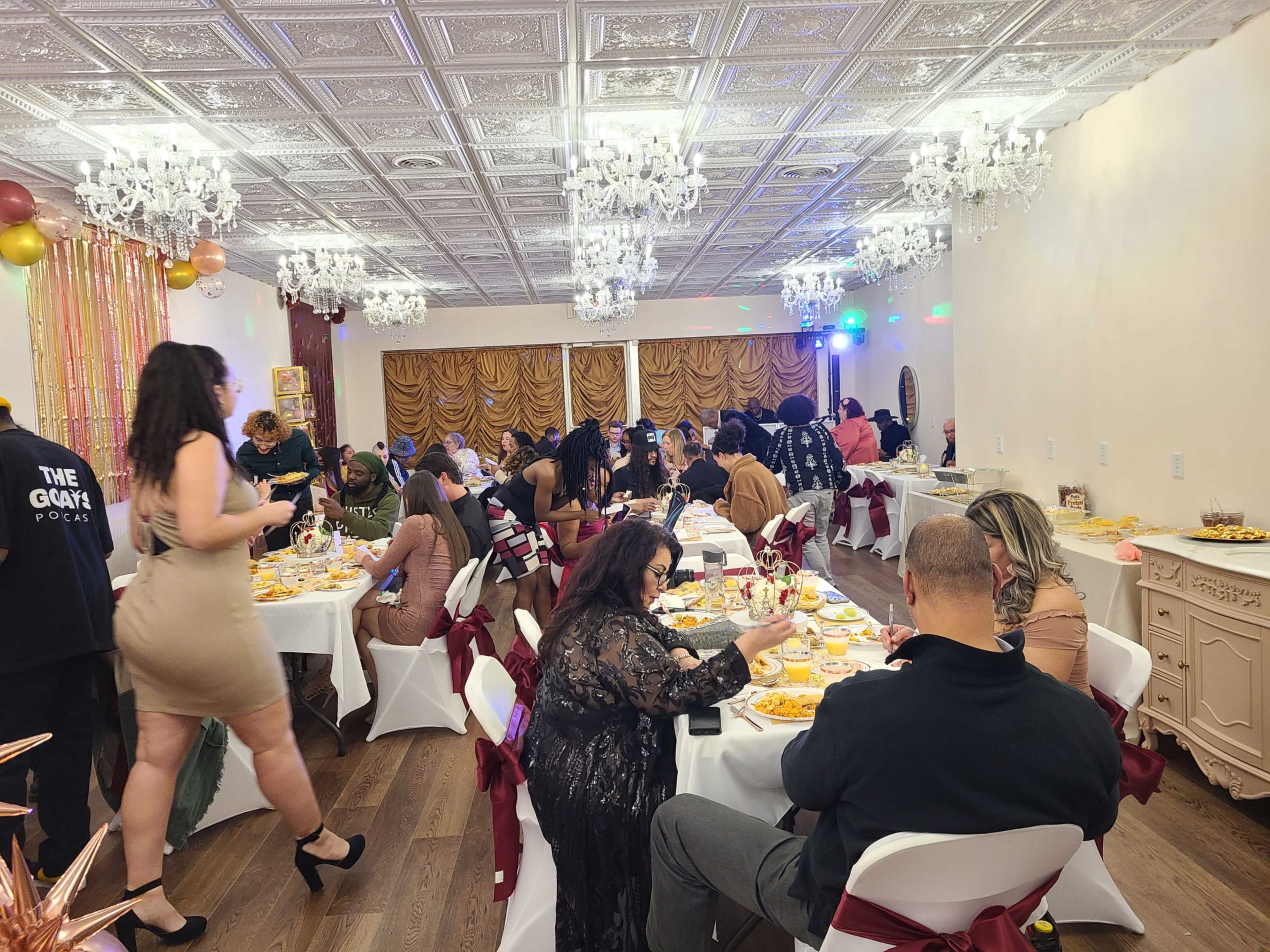 Intimate Hollywood Glam Venue Image in Northview Heights, Grand Rapids, MI