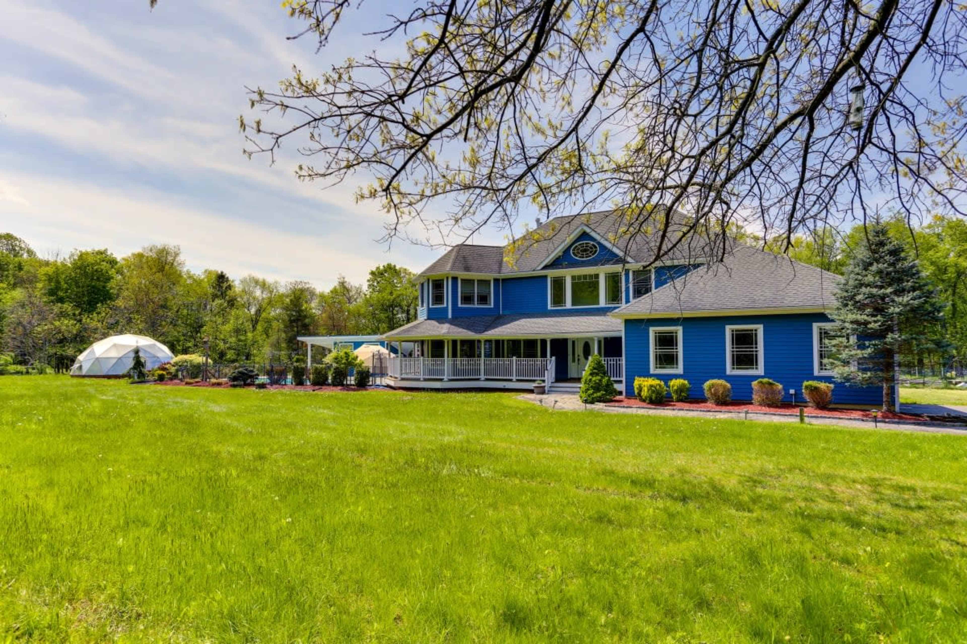 Romantic Outdoor Farm Venue with Mountain Views Image in Gardiner, Gardiner, NY