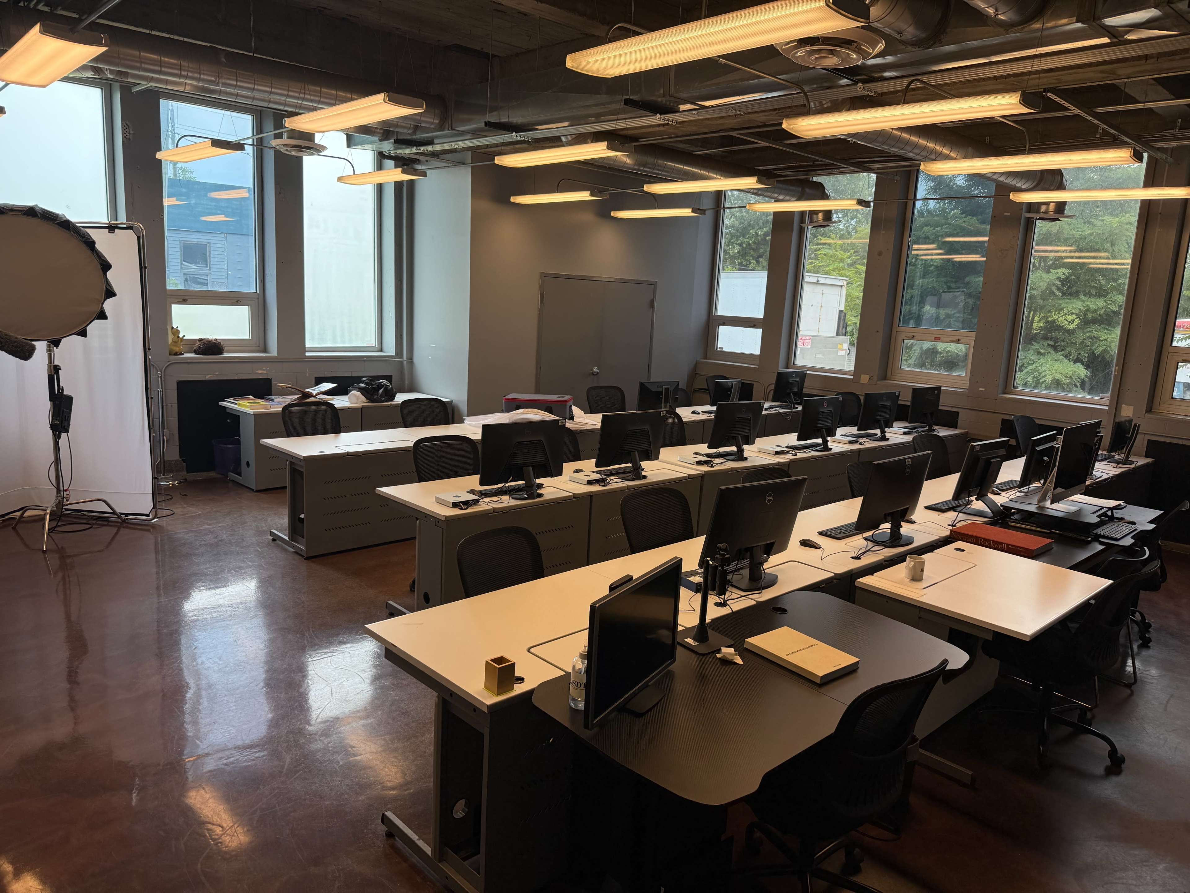 Multi-Purpose Conference Room Minutes from Downtown Detroit Image in Central Southwest, Detroit, MI