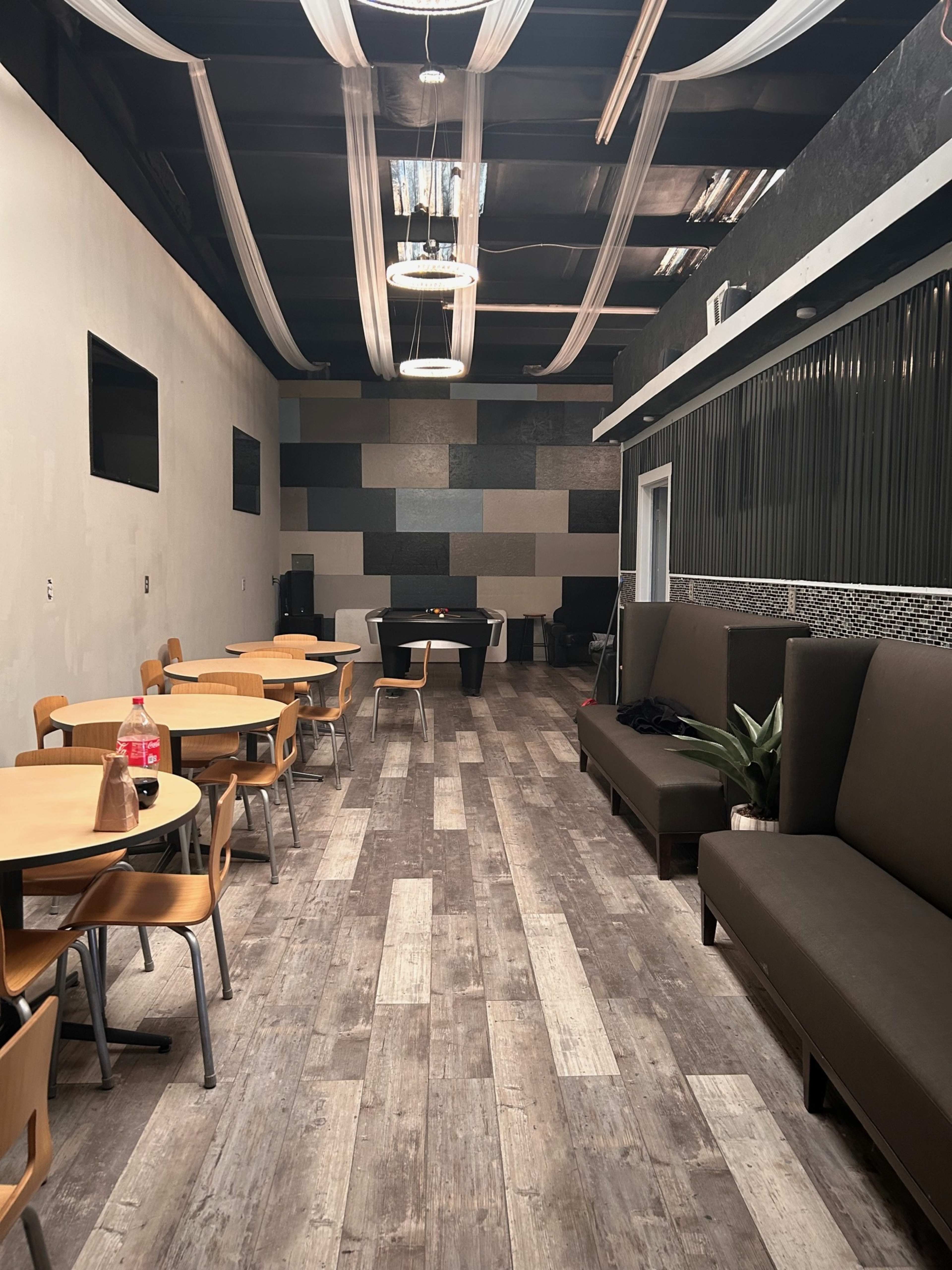 Intimate Event Space with Natural light Image in Stonecrest, lithonia, GA