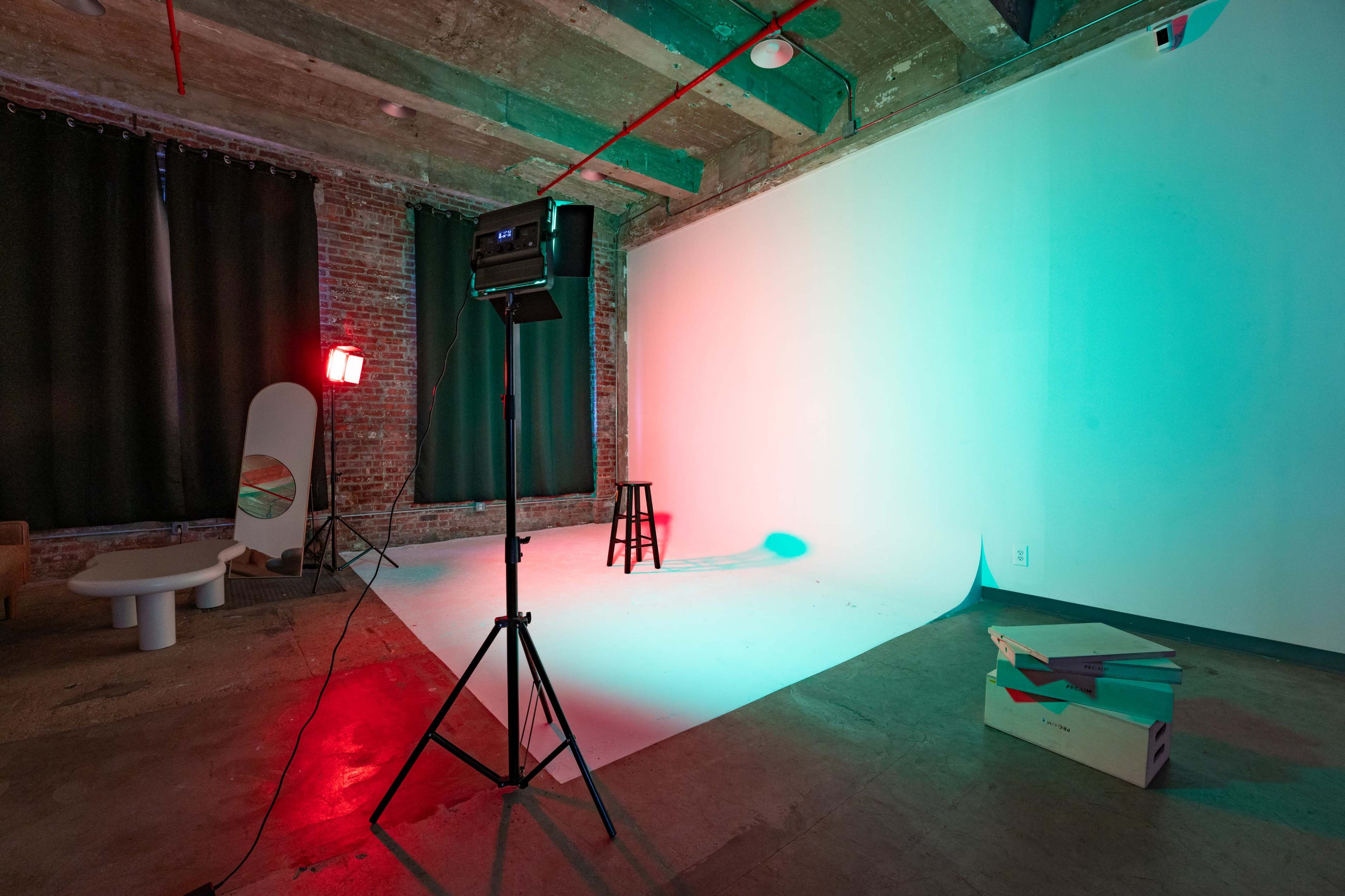 122: Affordable Natural Light Cyc Wall Studio w/ FREE Lighting & Equipment (AC & Heater Available!) Image in East Williamsburg, Brooklyn, NY