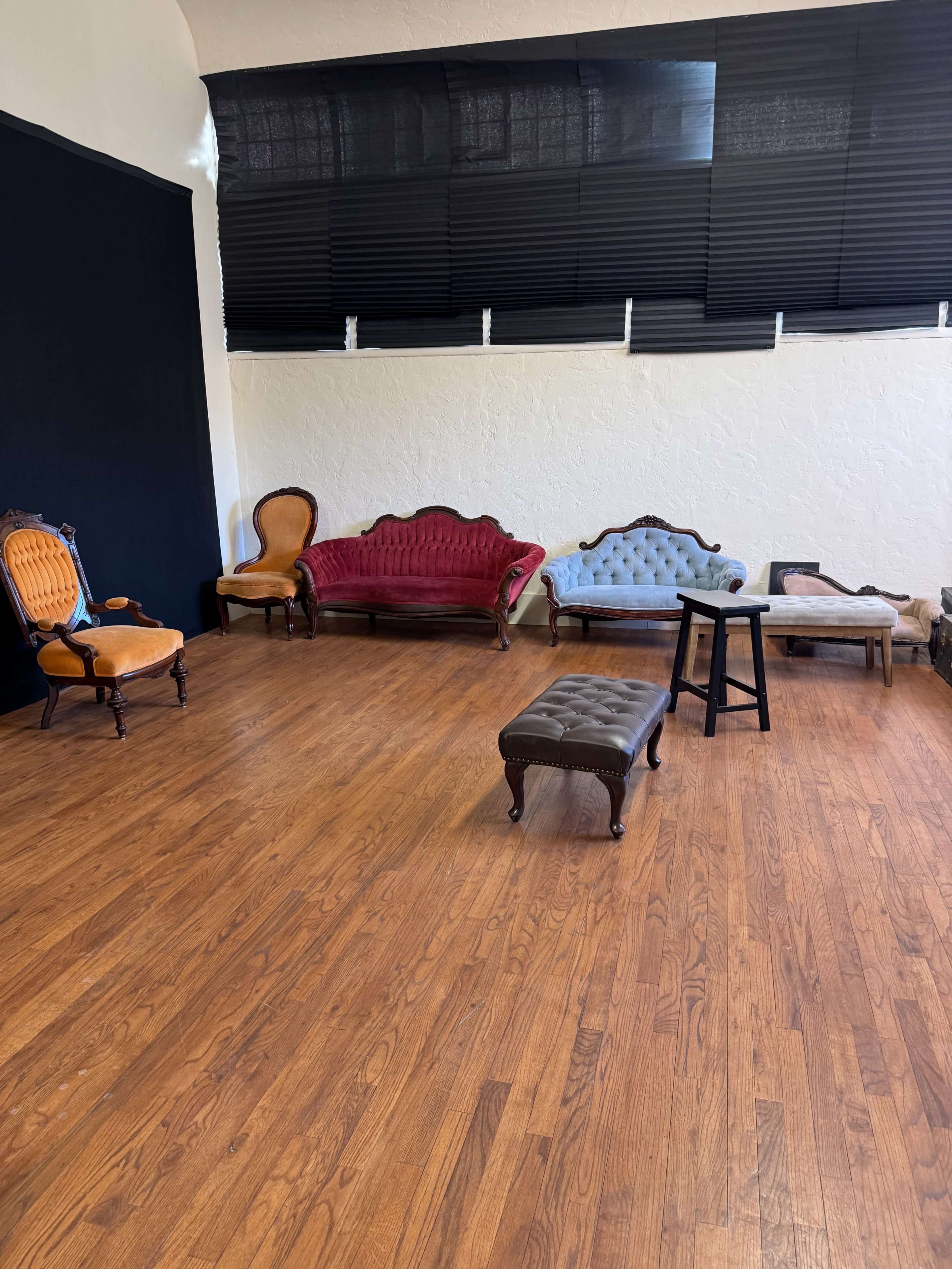 Downtown, Open Photography Studio with hardwood floors Image in Armory Park, Tucson, AZ