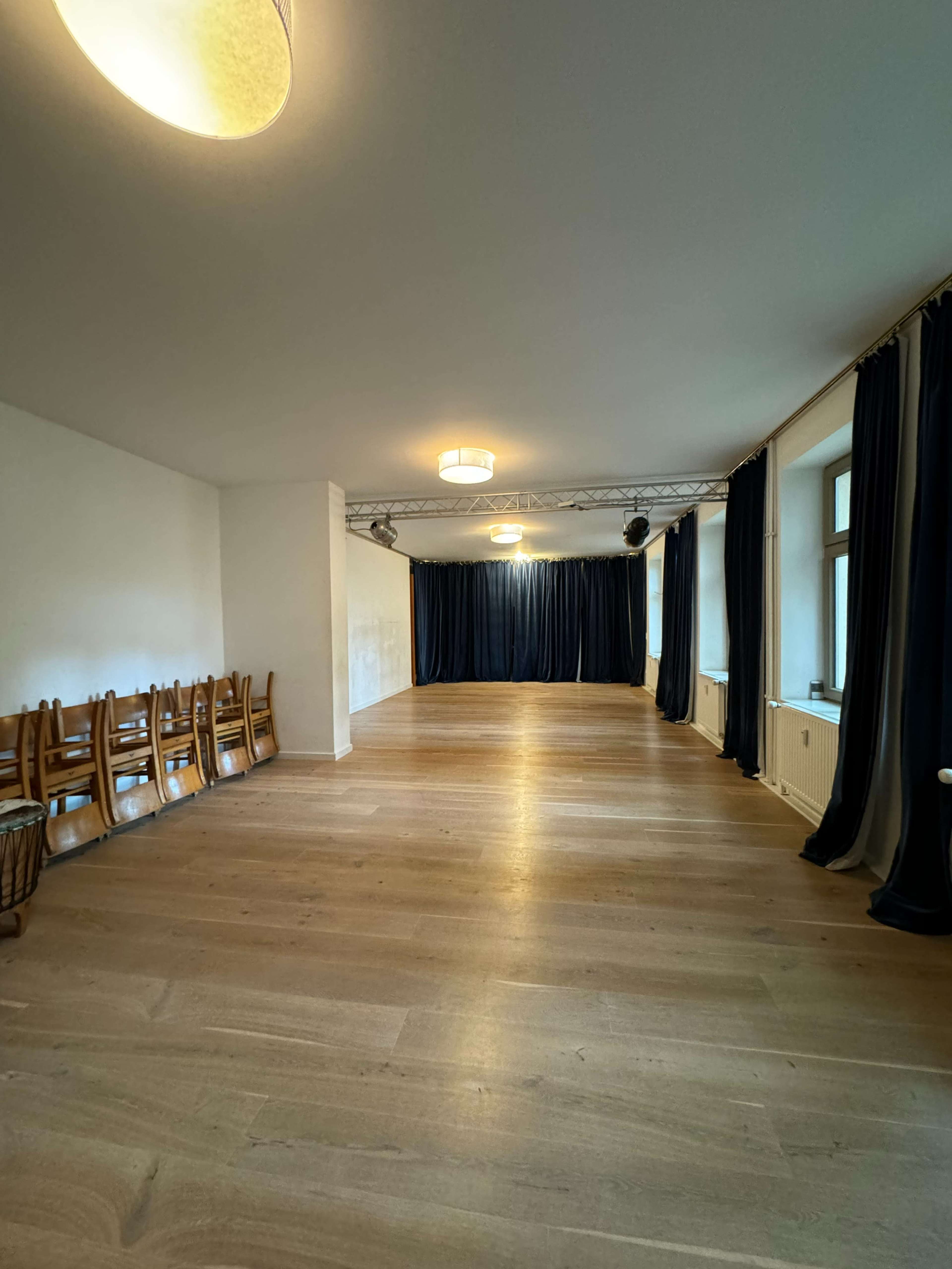 Räumlichkeiten für Tanz, Yoga, Film und Seminare im Herzen des Karoviertels und der Schanze Bild in St Pauli, Hamburg, 