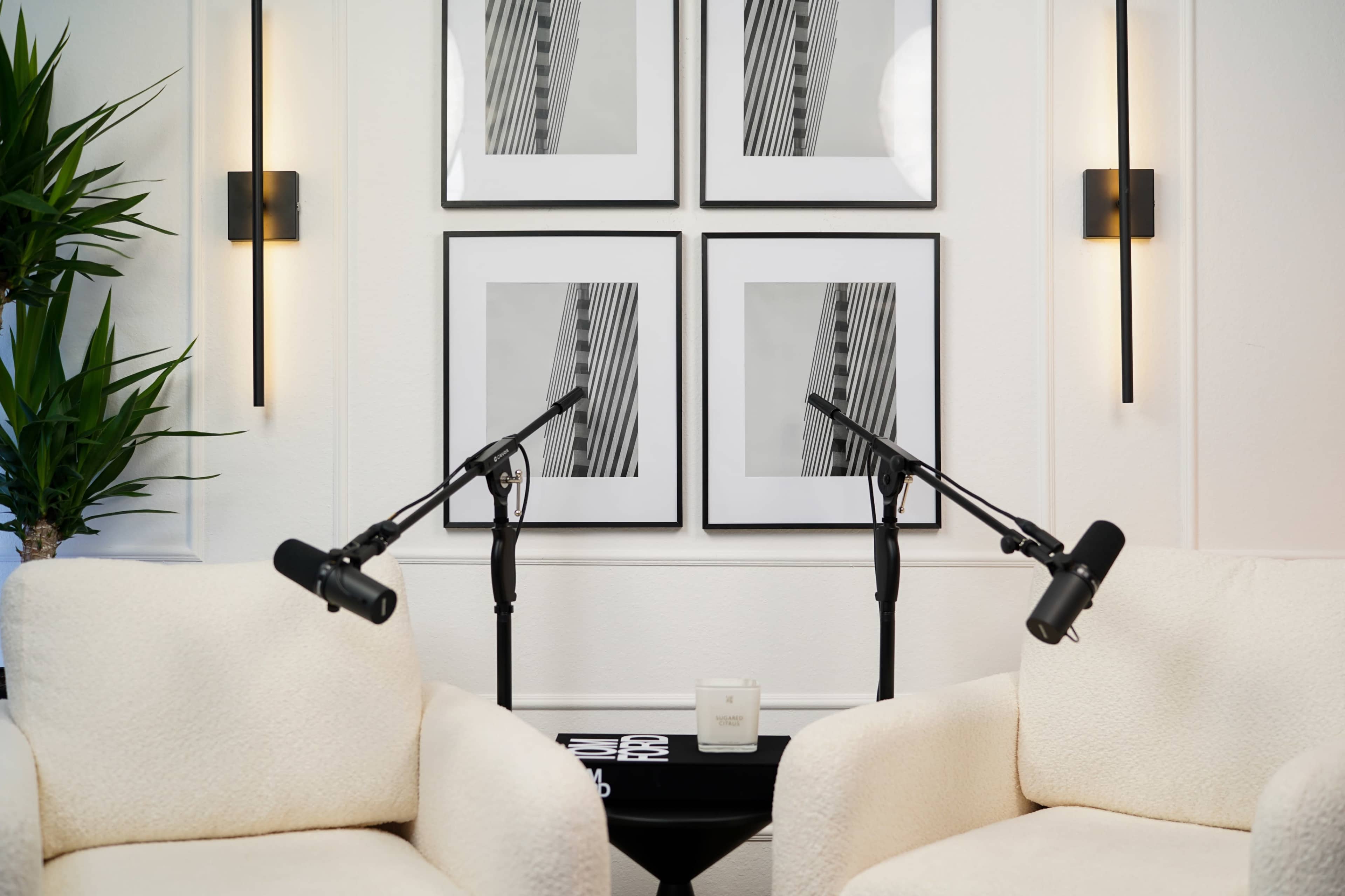 Modern Podcast recording Image in Pembroke Pines, Pembroke Pines, FL