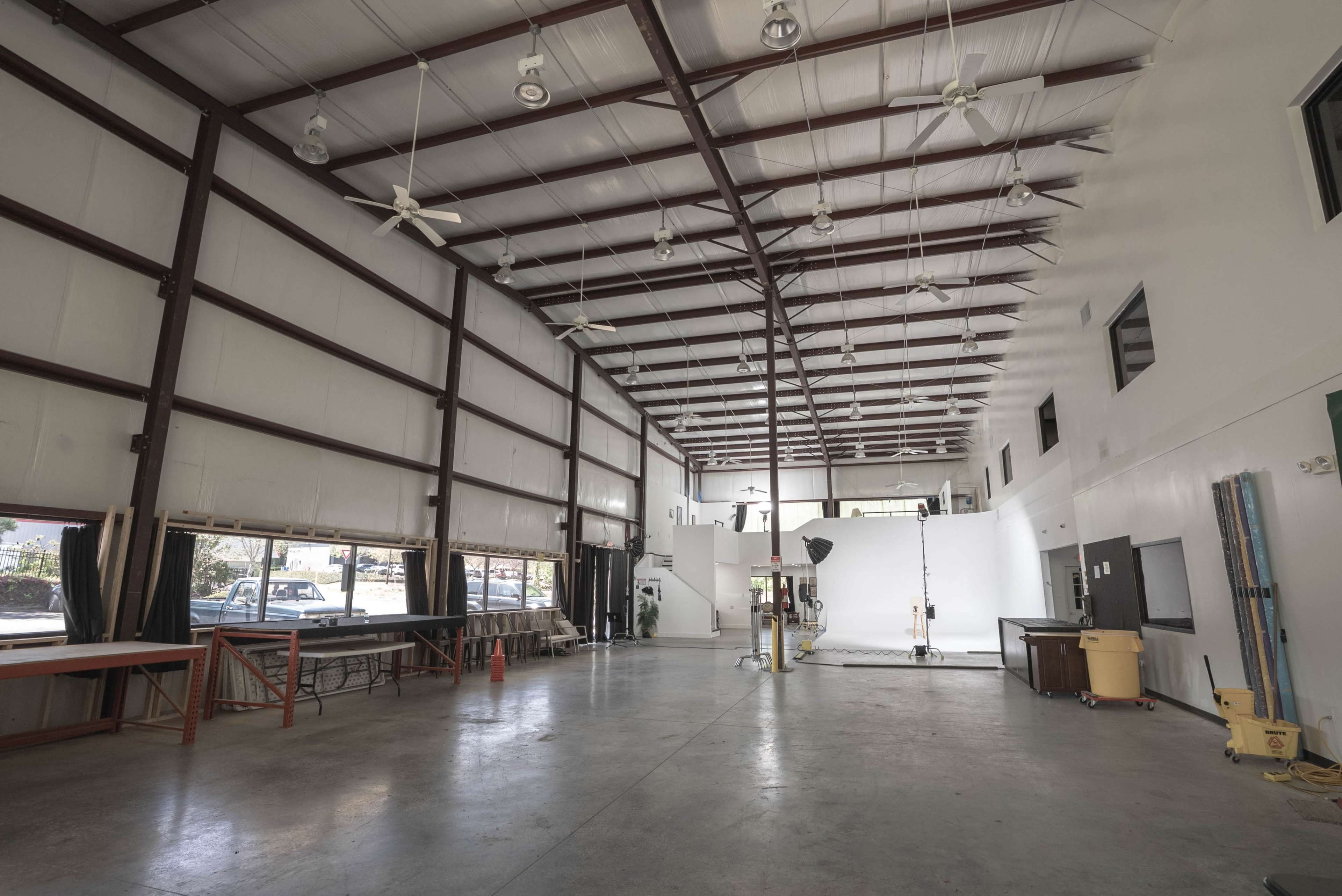 Huge 4000 sqft Warehouse Studio with Cyclorama, High Ceilings, Lounge,  Drive In Garage, Upper Level Cyc Overlook, 4 Acre Outdoor Backlot Image in Mableton, Mableton, GA