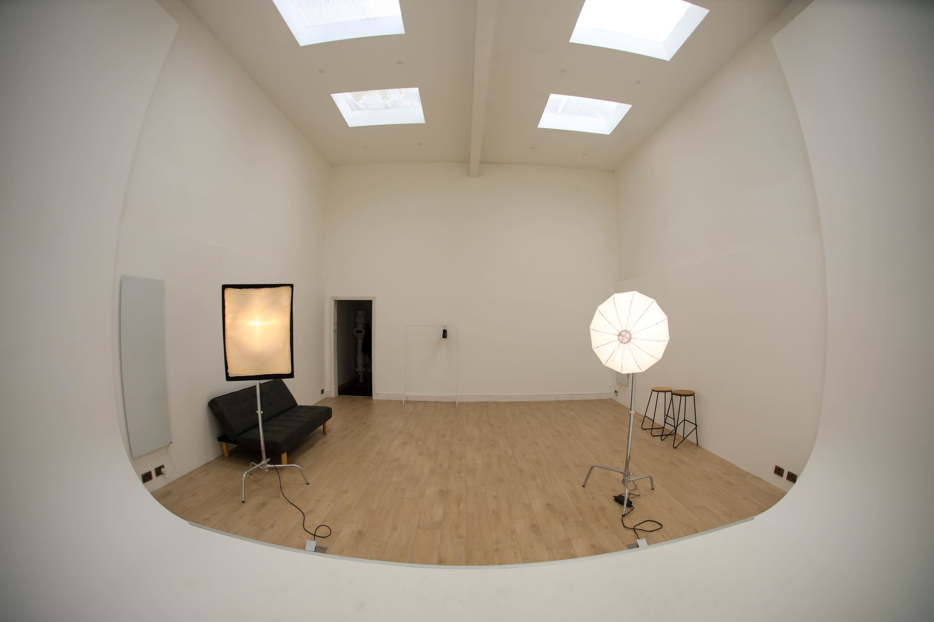 Natural Light Infinity Cove Studio Image in Salford, Salford, ENG