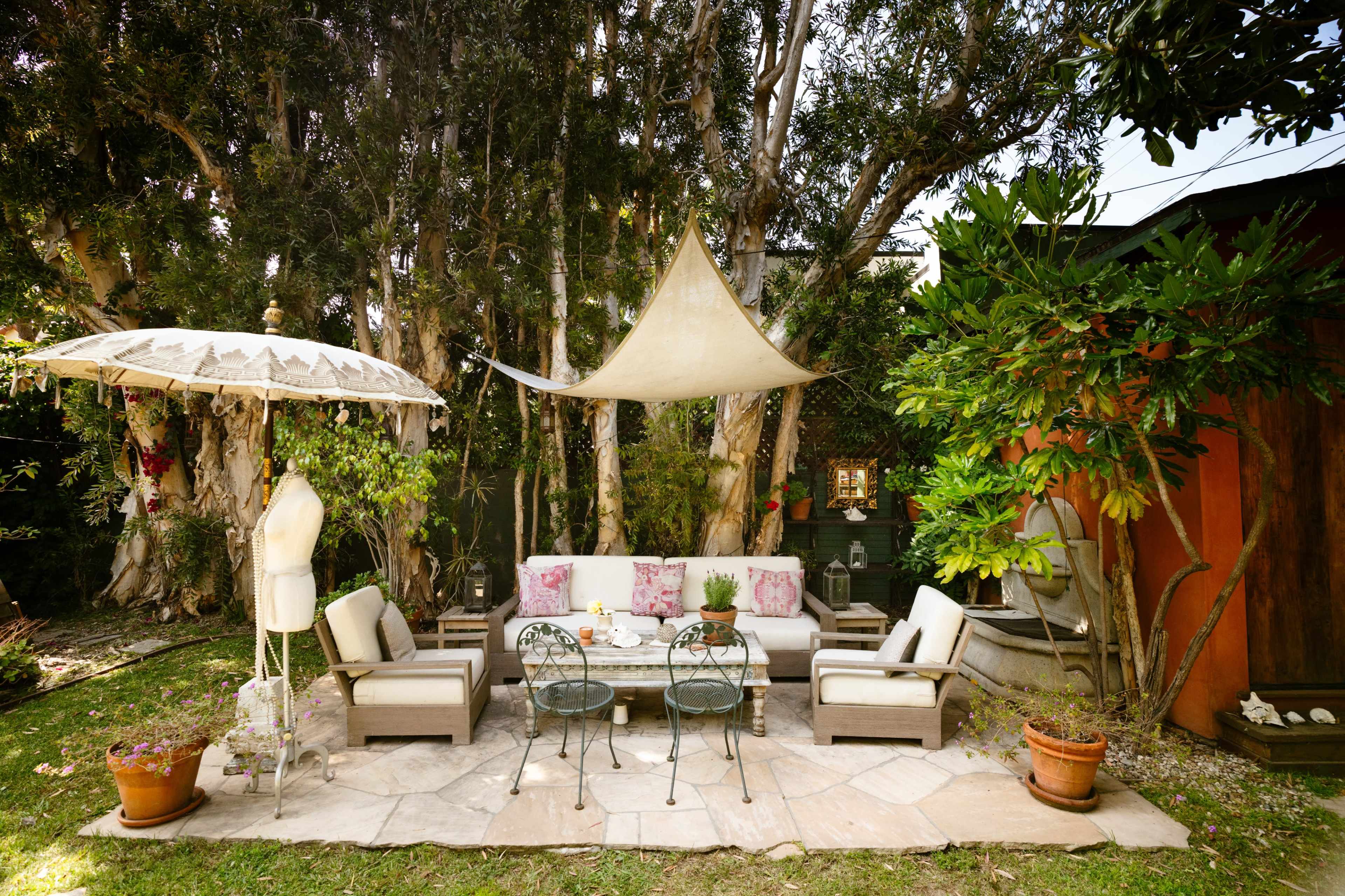 Romantic Eclectic Spanish-Style Bungalow including Large Private Lush Outdoor Garden Space Image in Mar Vista, Los Angeles, CA