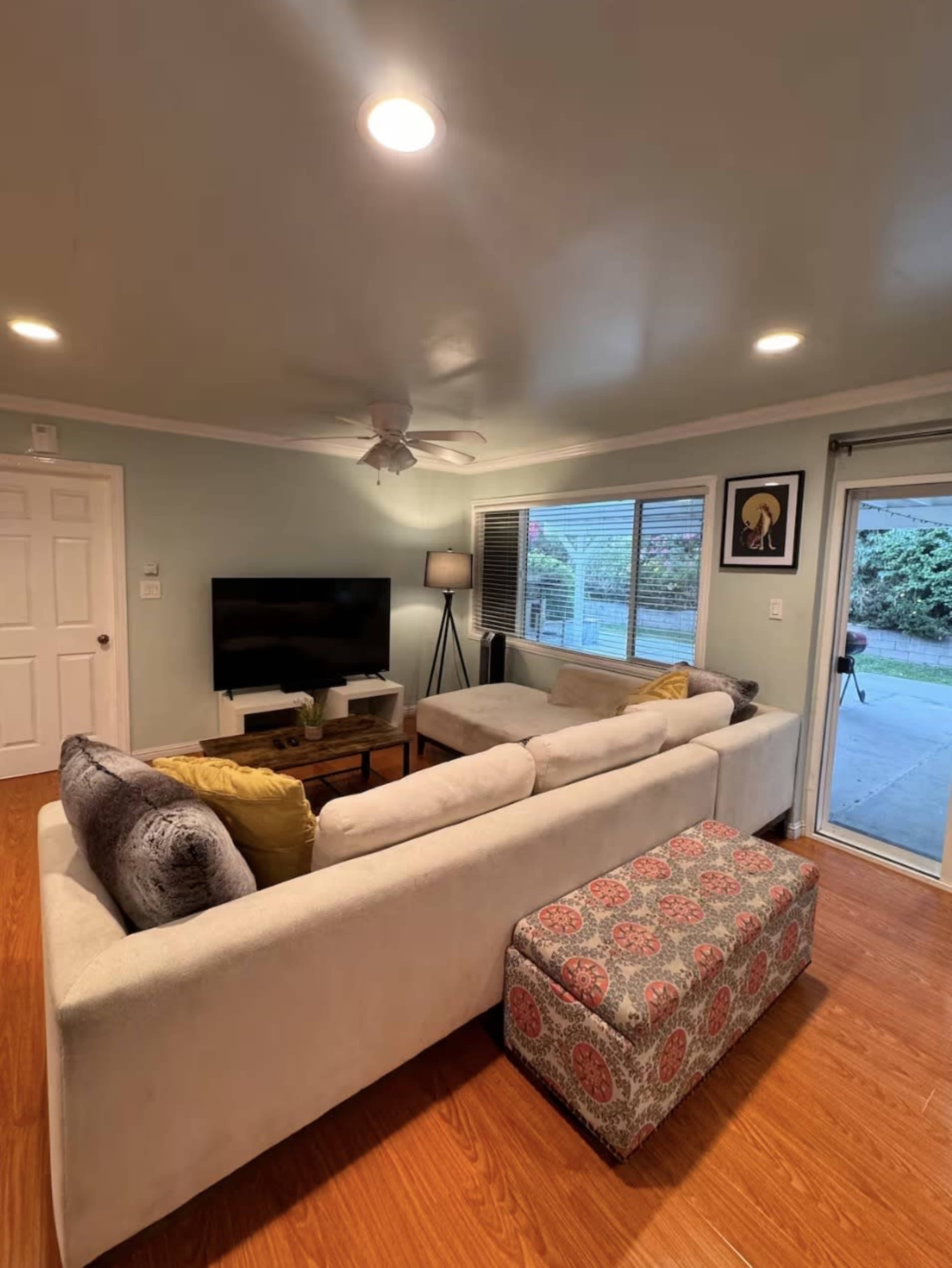 Versatile Monterey Park Suburban Home for Shoots & Gatherings Image in South Montebello, Monterey park, CA