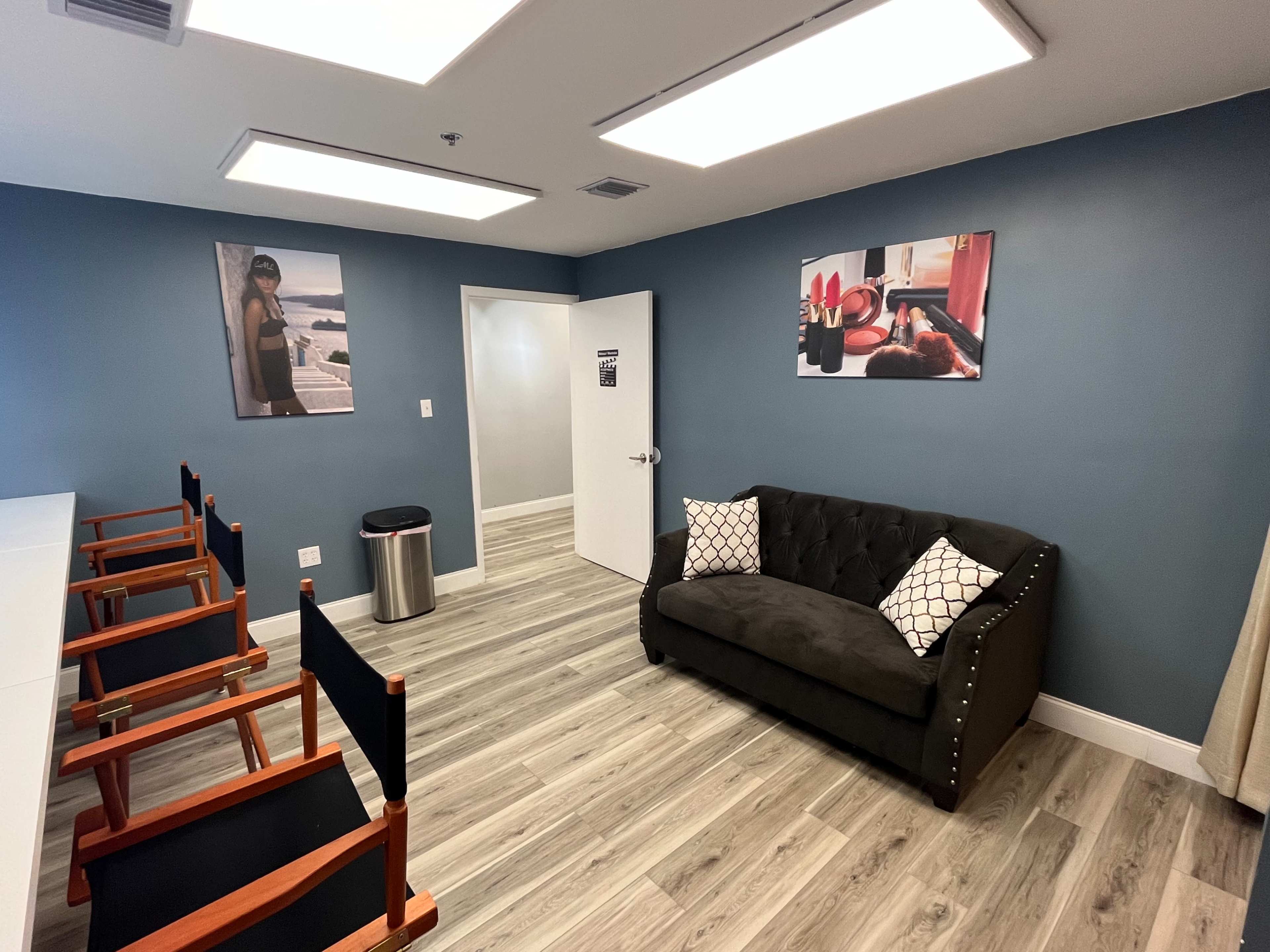 Makeup / Wardrobe Glam Room for Shoots Image in Miami Gardens, Miami Lakes, FL