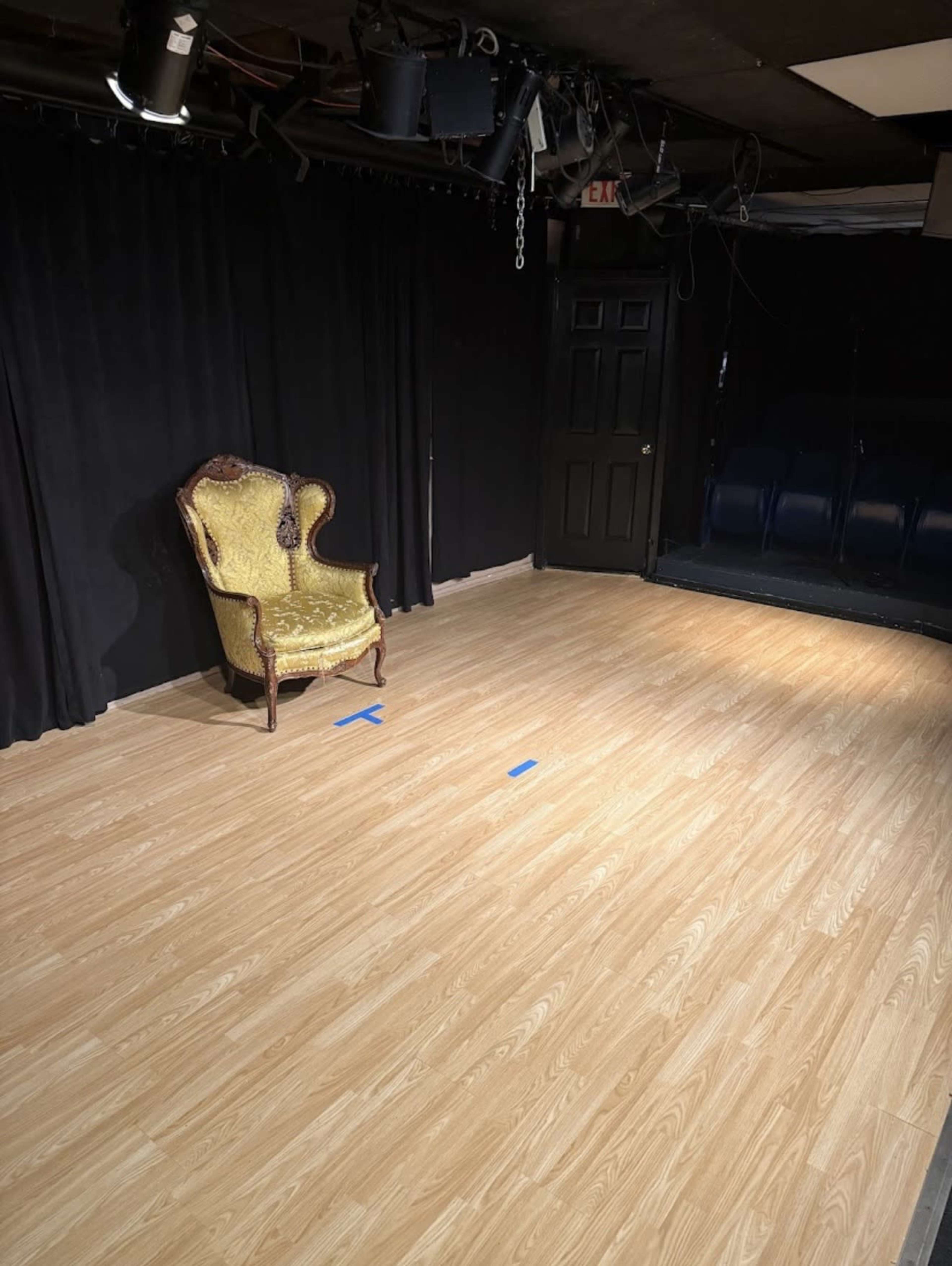 Versatile 1,700 sq ft Industrial Theater Studio. Image in Bucktown, Chicago, IL