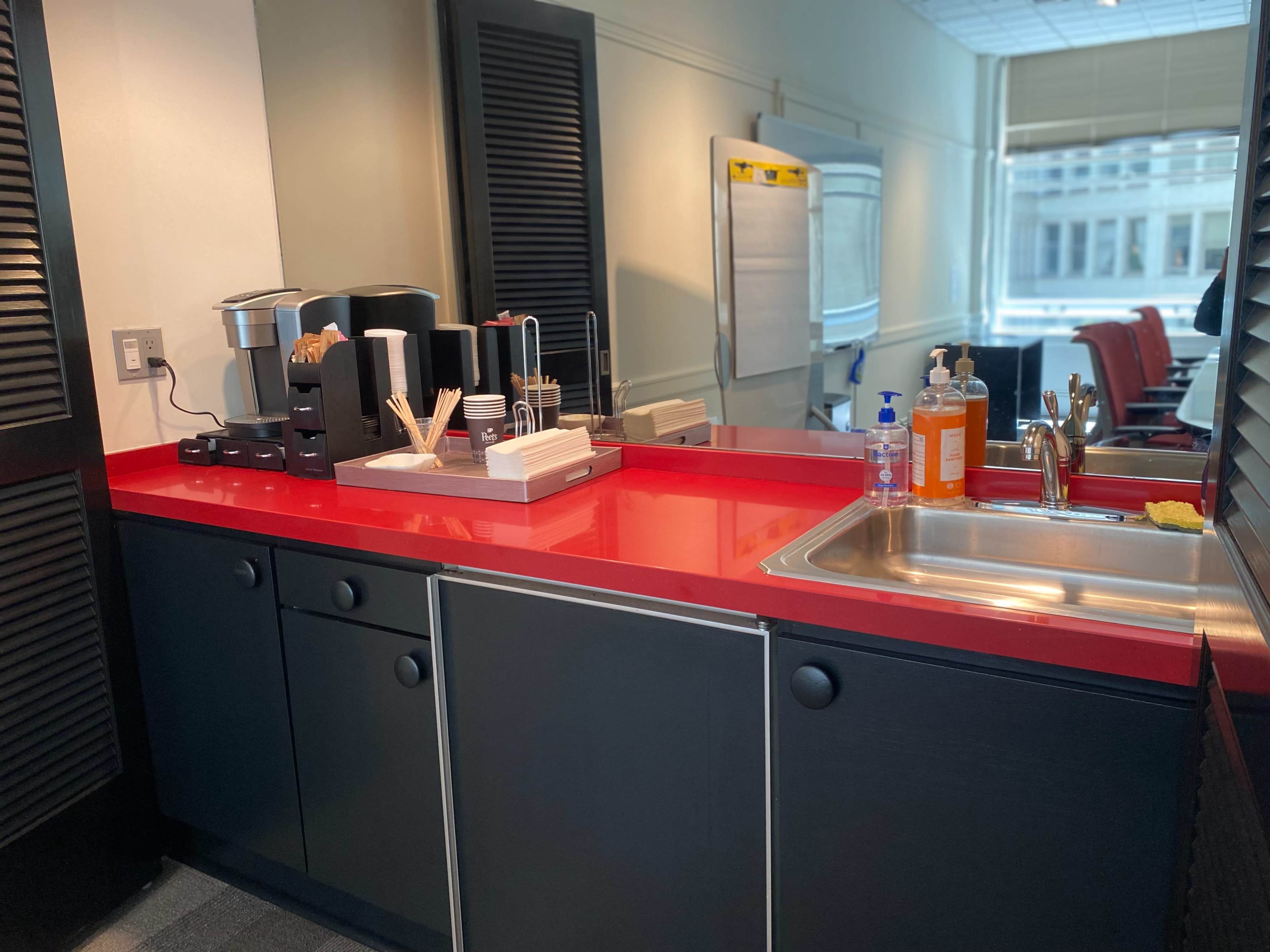 Conference Room for 10 Image in Union Square, San Francisco, CA