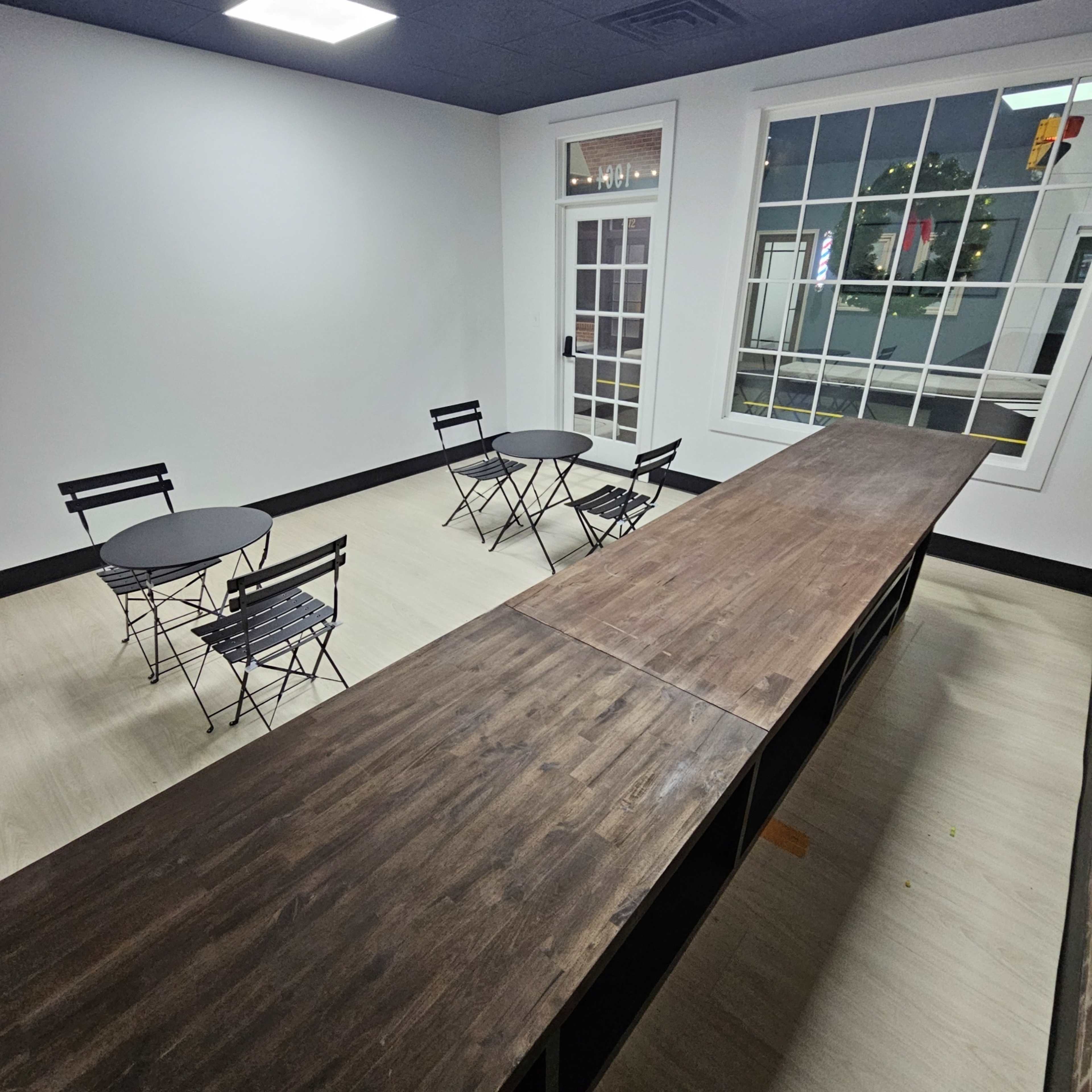 Cozy Coffee Shop Studio Image in Roswell, Roswell, GA