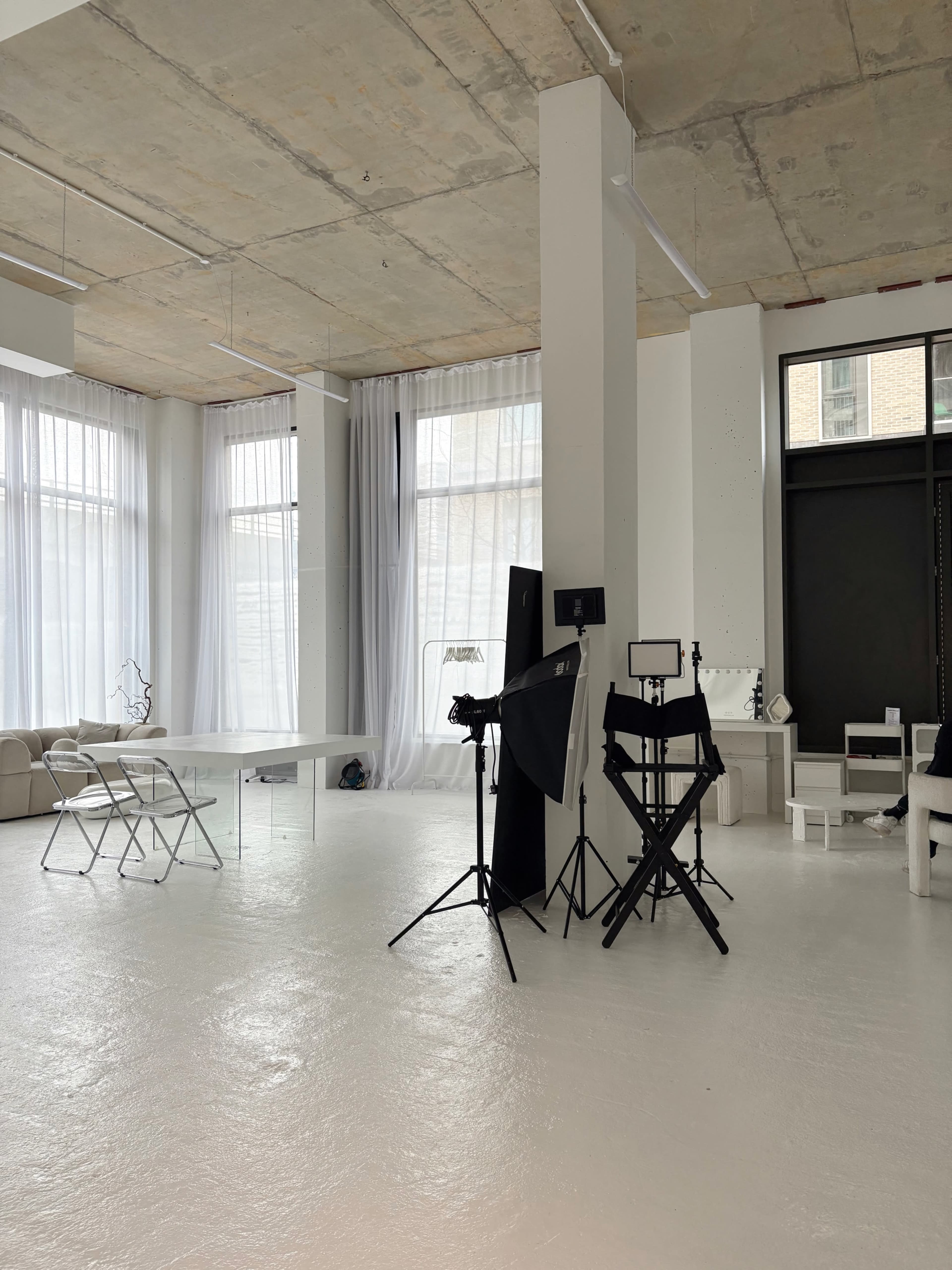 Natural light photography and event studio hire Image in London, London, ENG