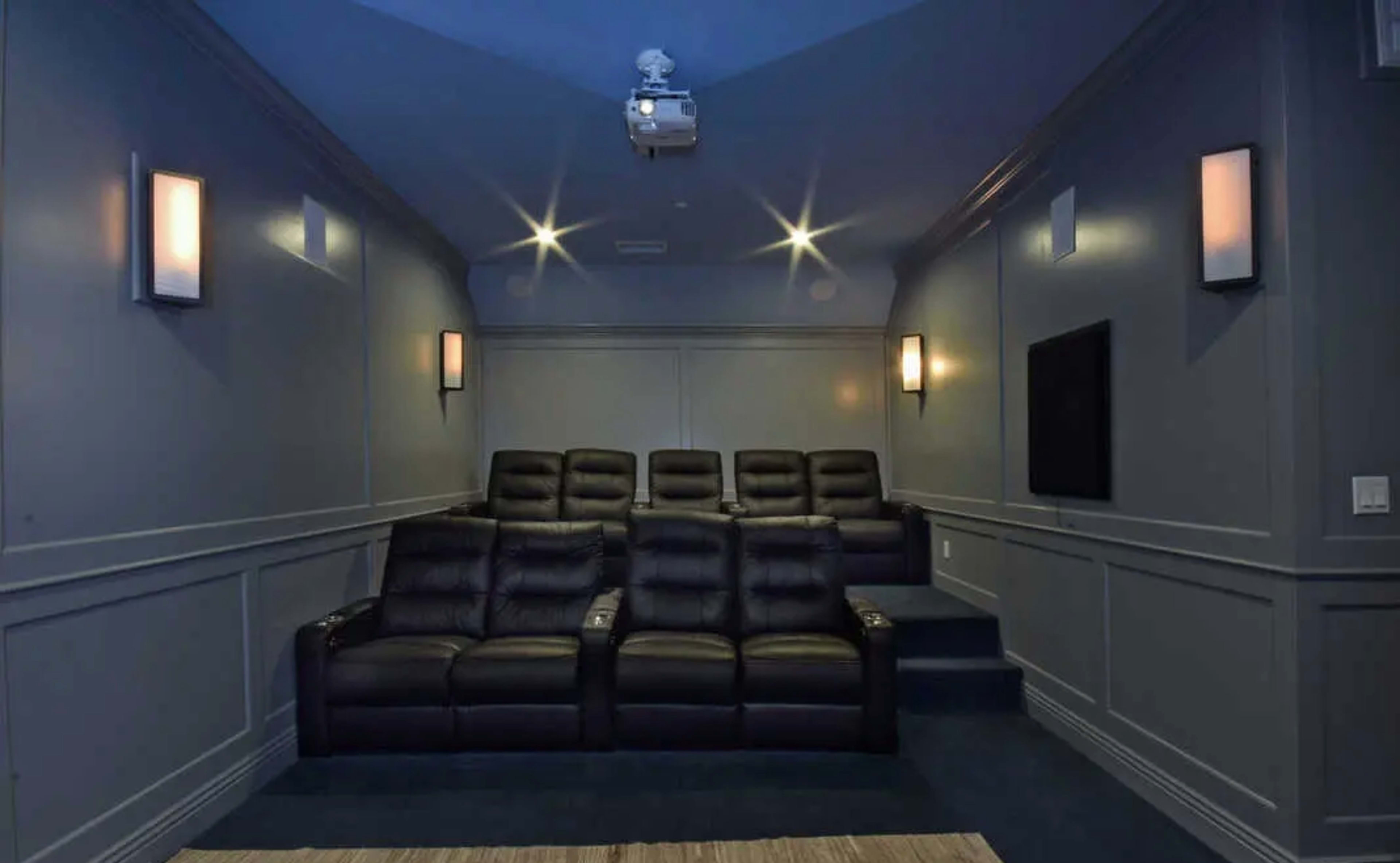 Luxury Modern Farmhouse with Beautiful and Spacious Outdoor Space Image in Encino, Encino, CA