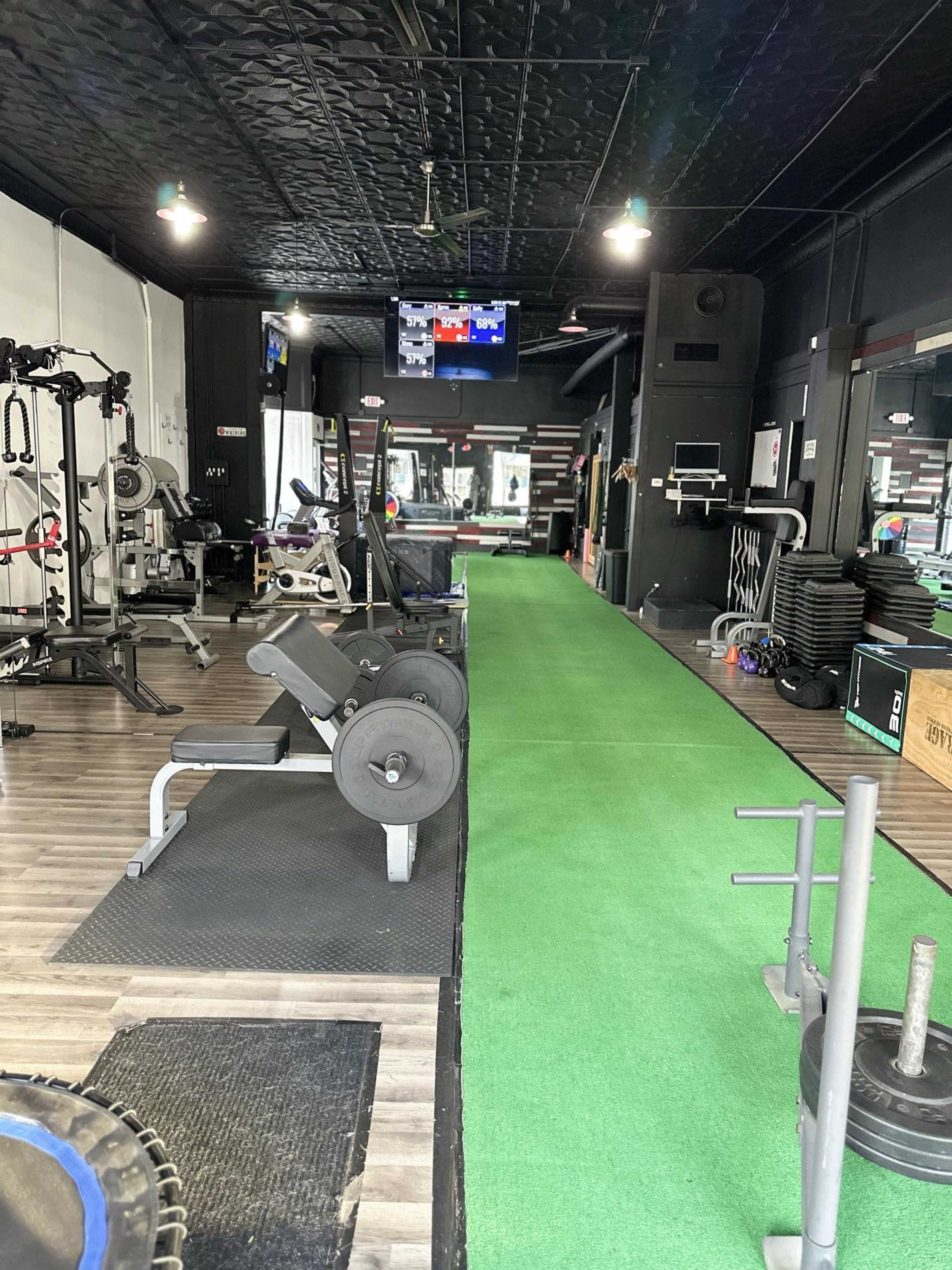 Fitness Center for Classes, Trainers, and Private Coaching Image in Aurora Township, Aurora, IL