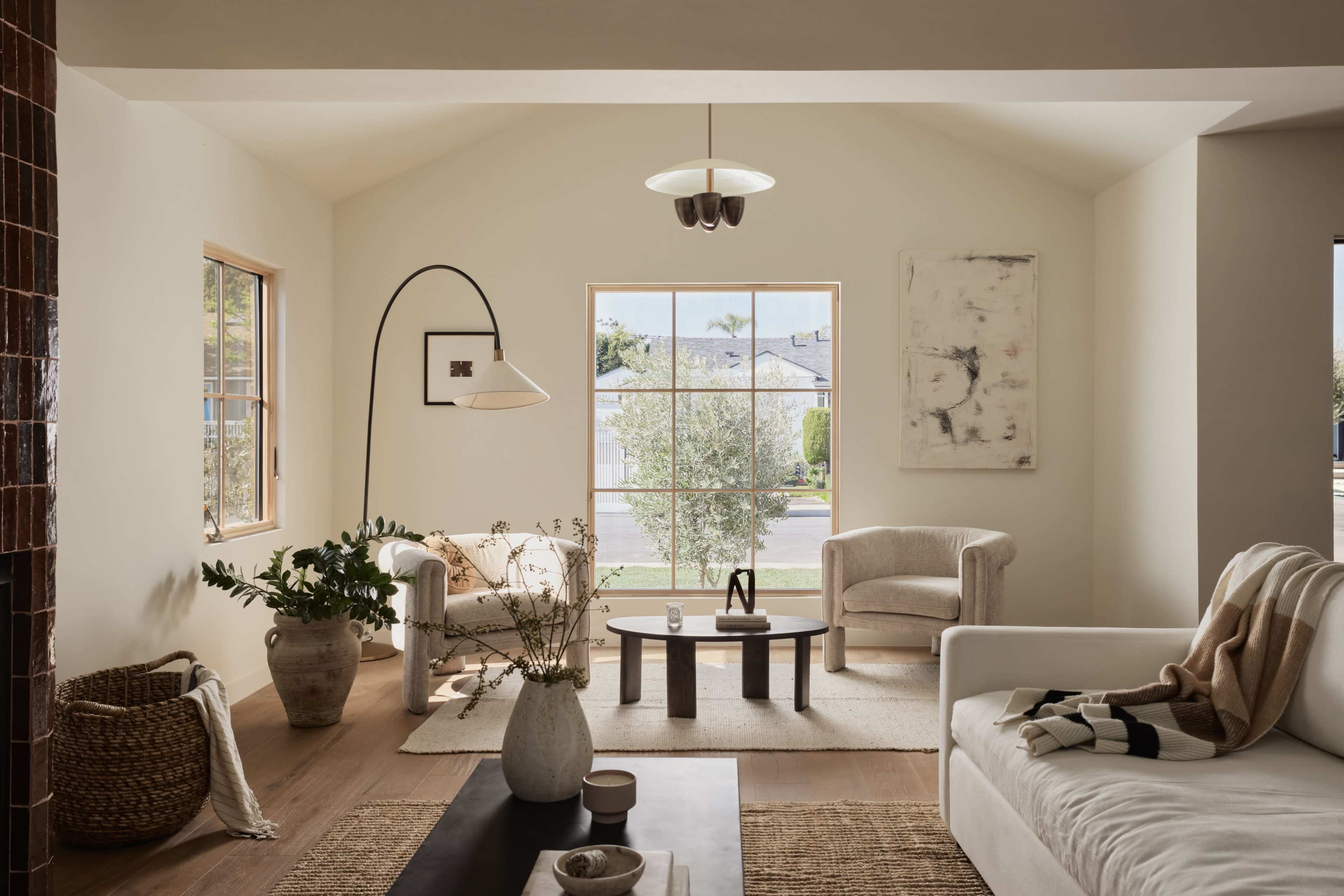 Modern House with Modern furnishing Image in Westchester, Los Angeles, CA