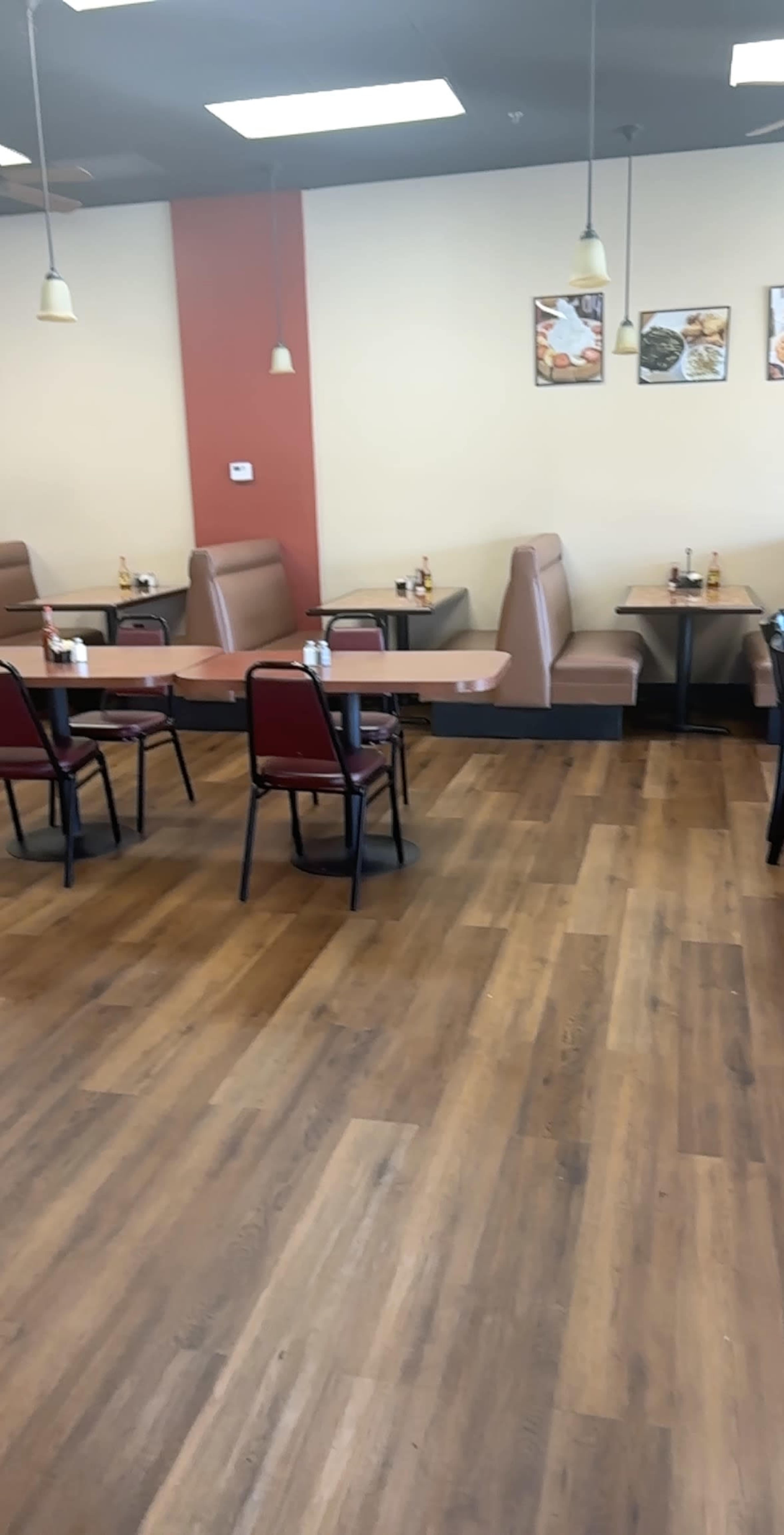 Spacious Urban Restaurant Venue for Events & Meetings Image in West End, Fontana, CA