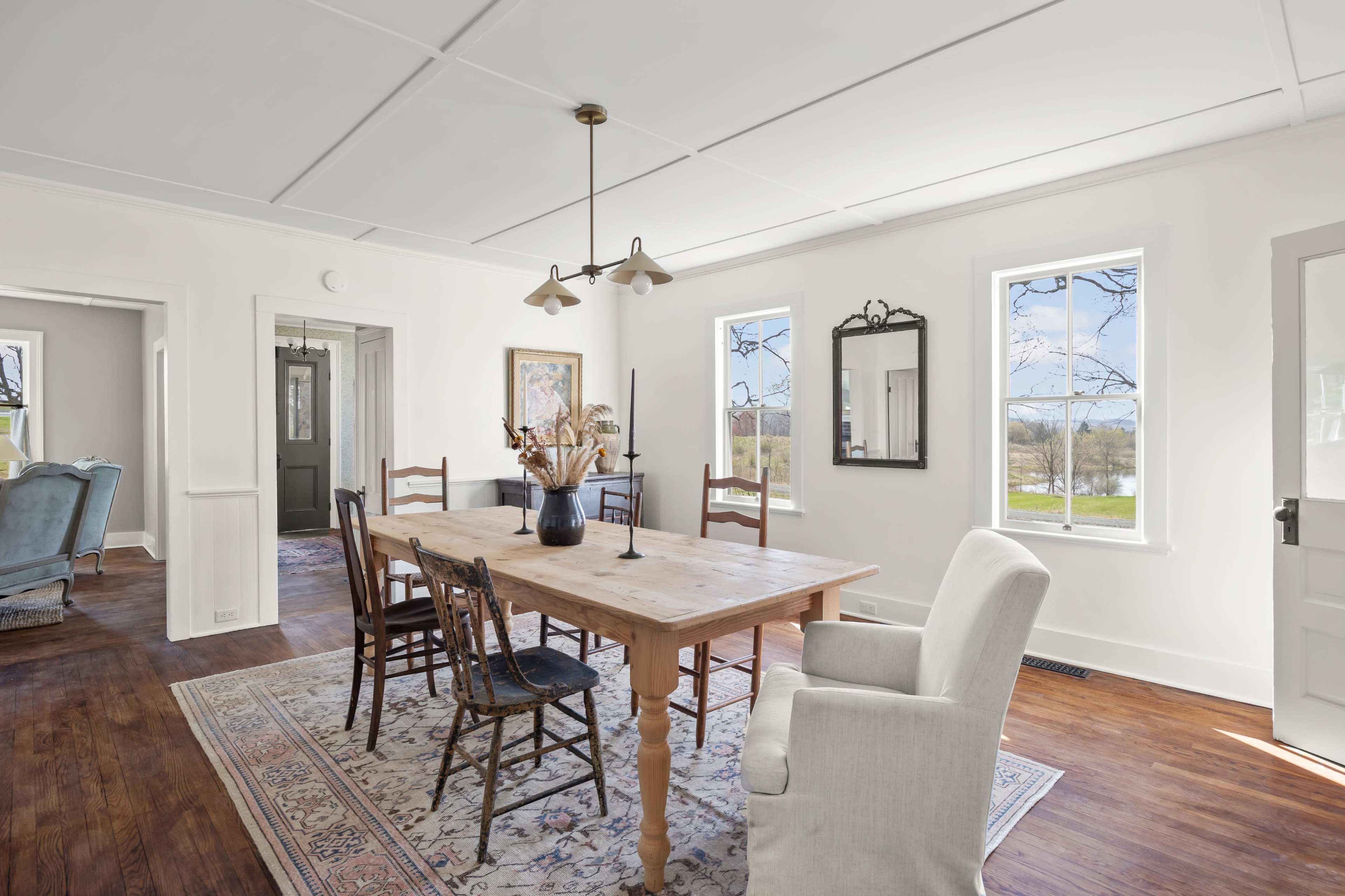 Large Rural Farmhouse - Next To Golf Course - 3 Private Acres Image in Kinderhook, Valatie, NY