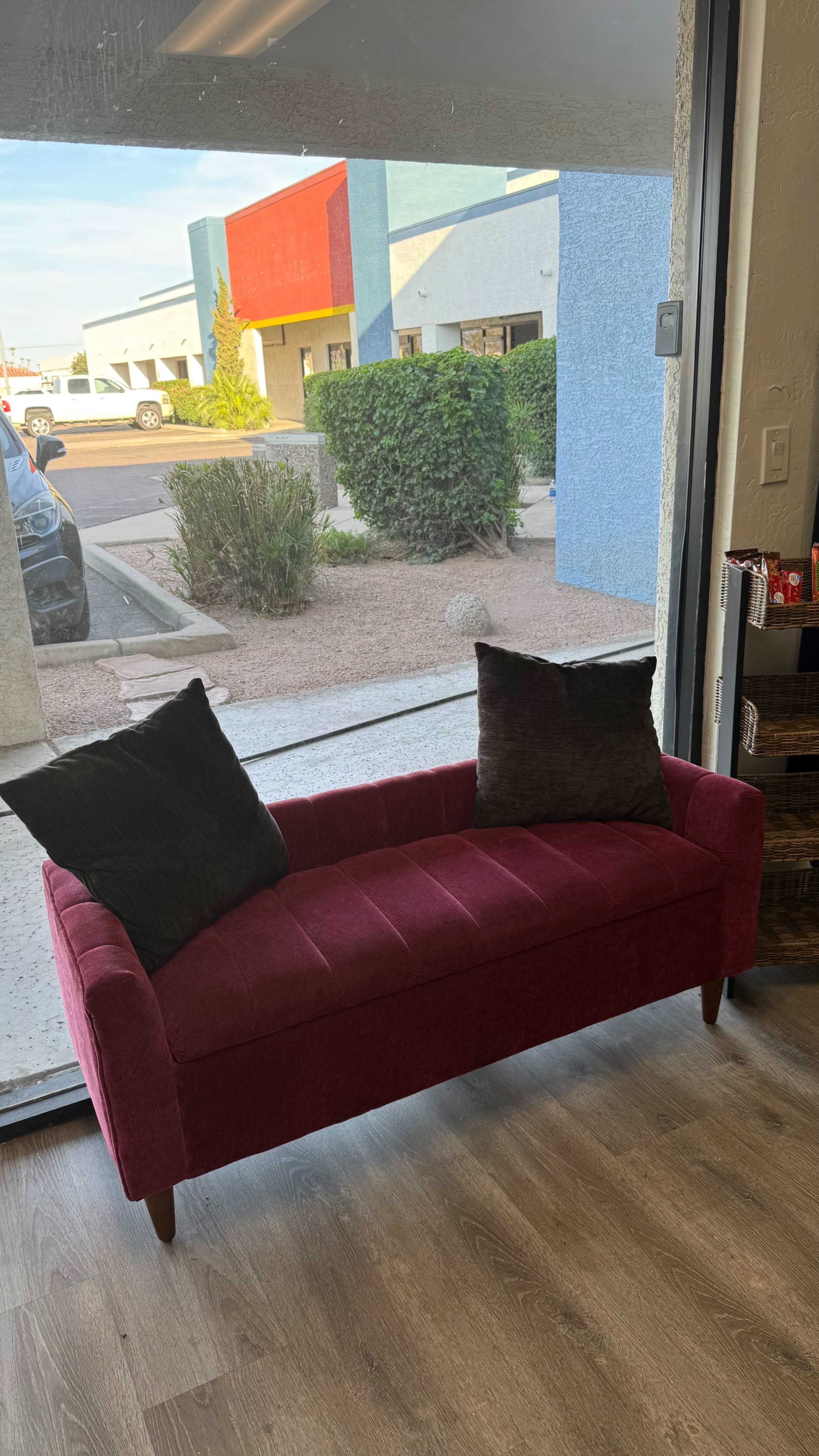 Luxury Salon Chair & Beauty Station Rental | Hourly & Daily Rates Image in Mesa, Mesa, AZ
