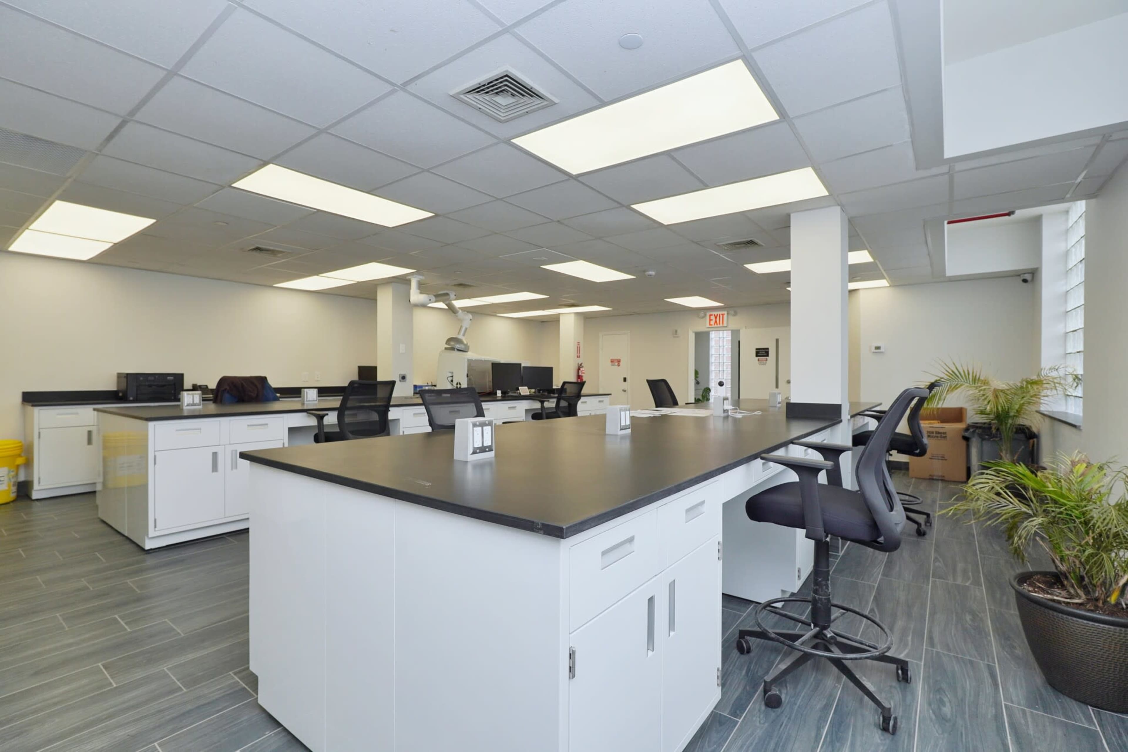 Large Creative and Technical Workspace Image in Mariners Harbor, Staten Island, NY