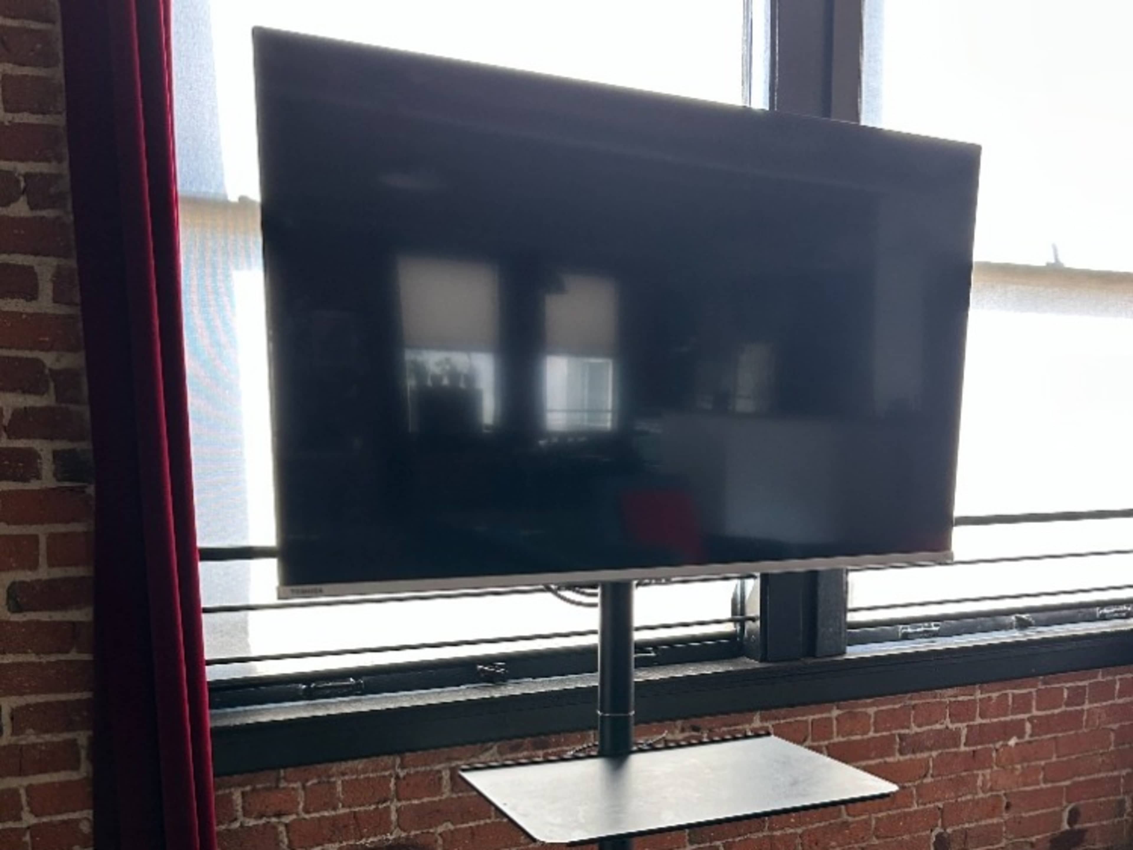 43' Toshiba 4K Smart Tv