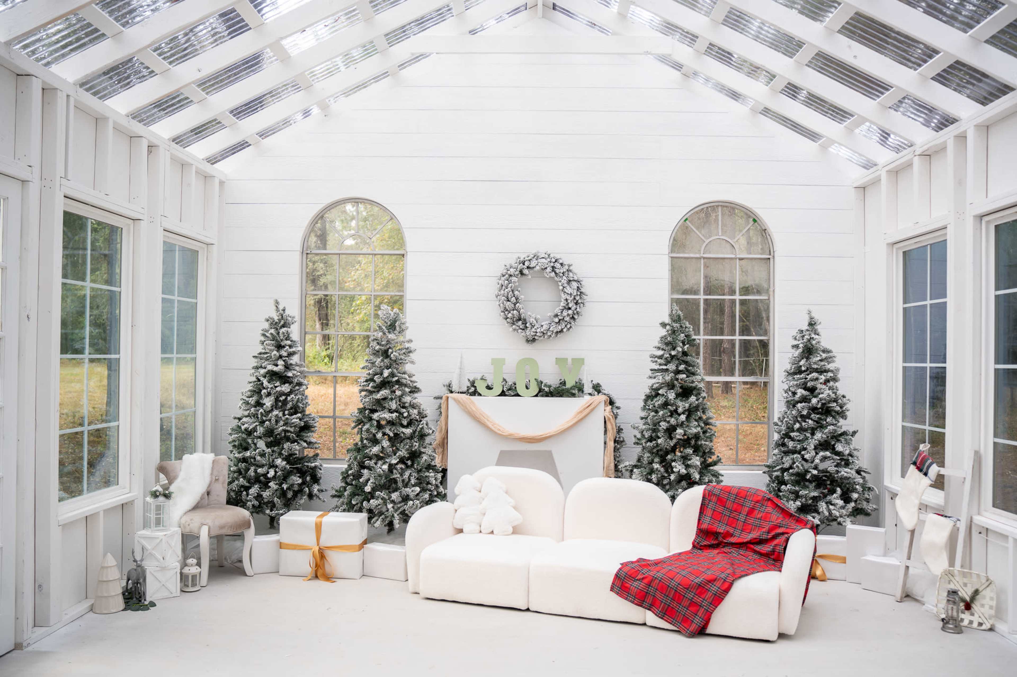 Natural Lighting Outdoor Greenhouse Image in , Montgomery, TX