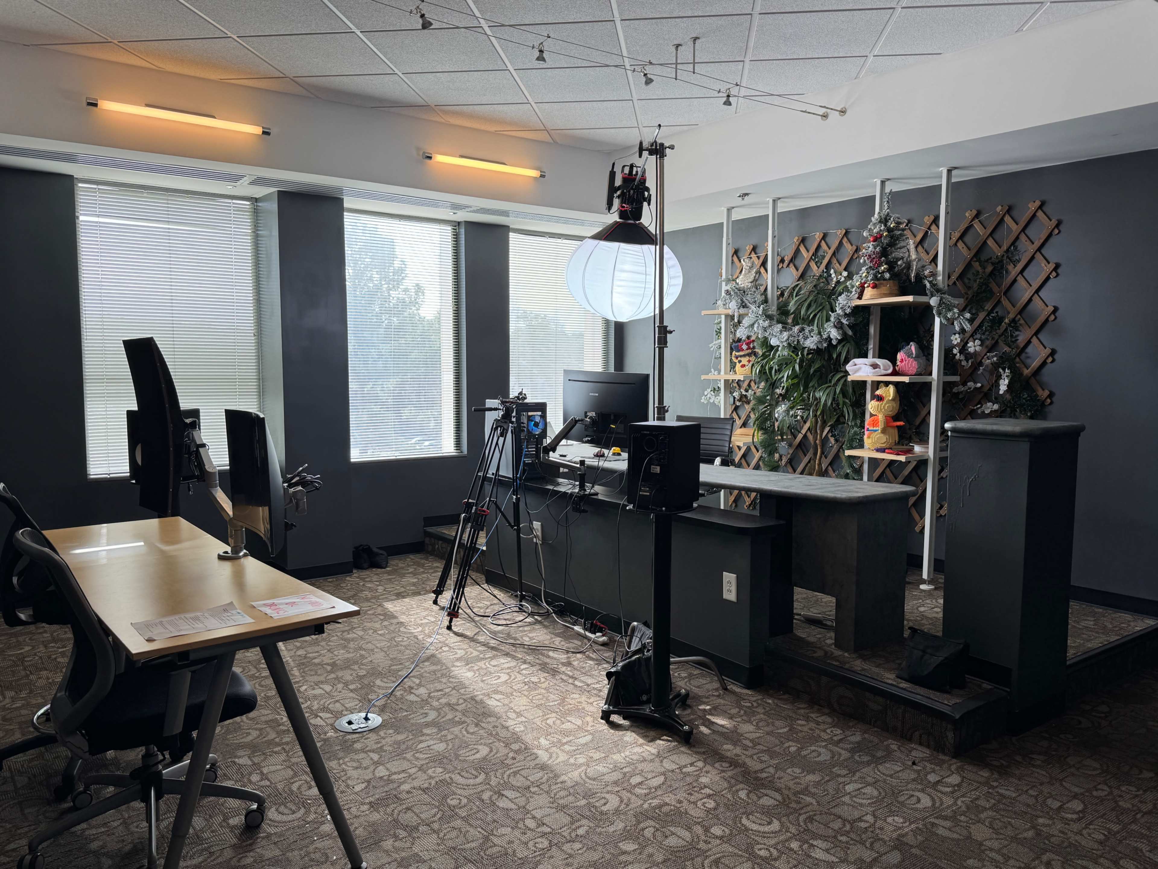 Professional Atlanta Video & Photo Studio with Lighting, Livestream Setups & Flexible Workspace Image in Brookhaven, brookhaven, GA