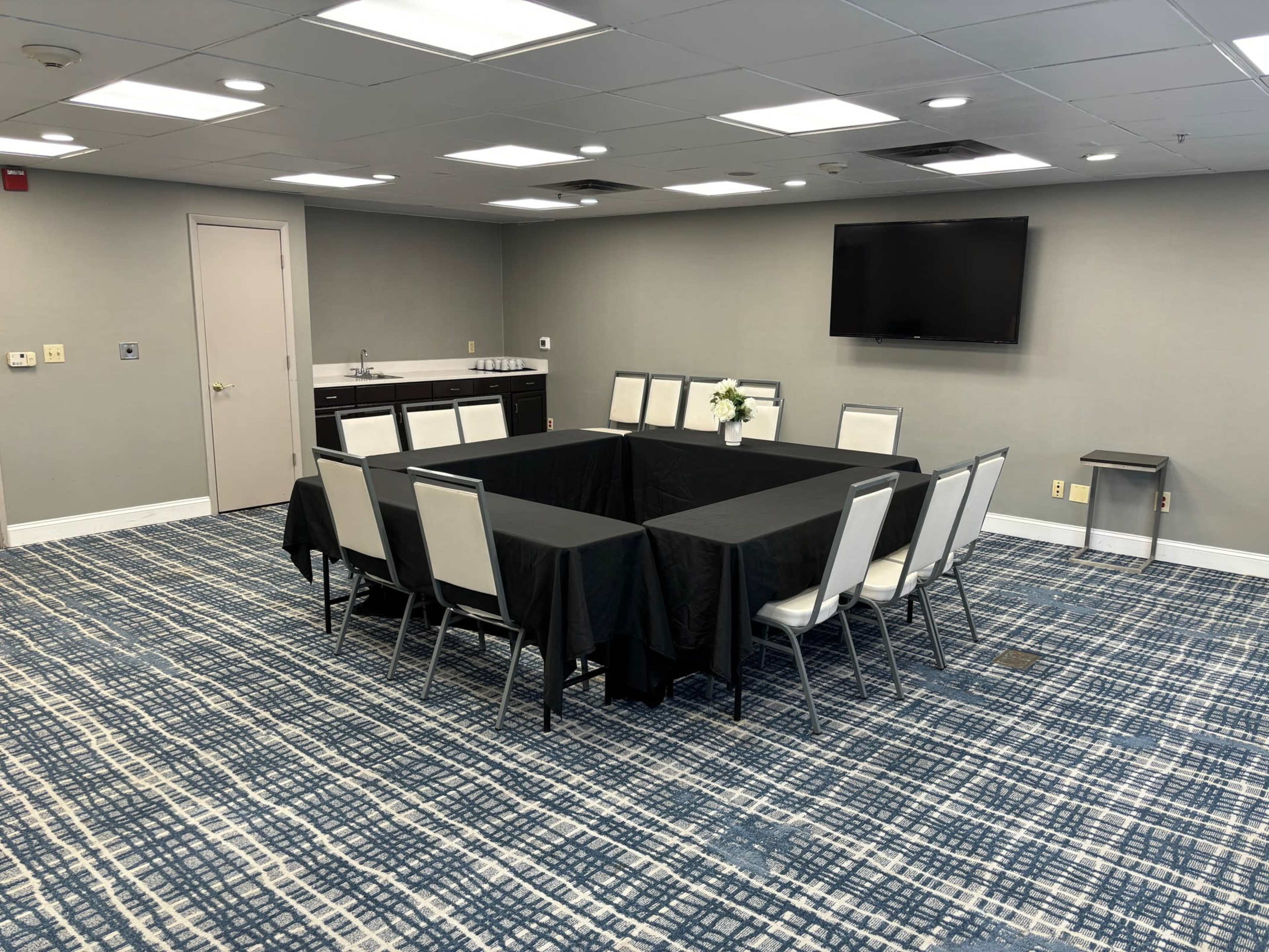 Holiday Inn Belcamp Meeting Room Image in Belcamp, BELCAMP, MD