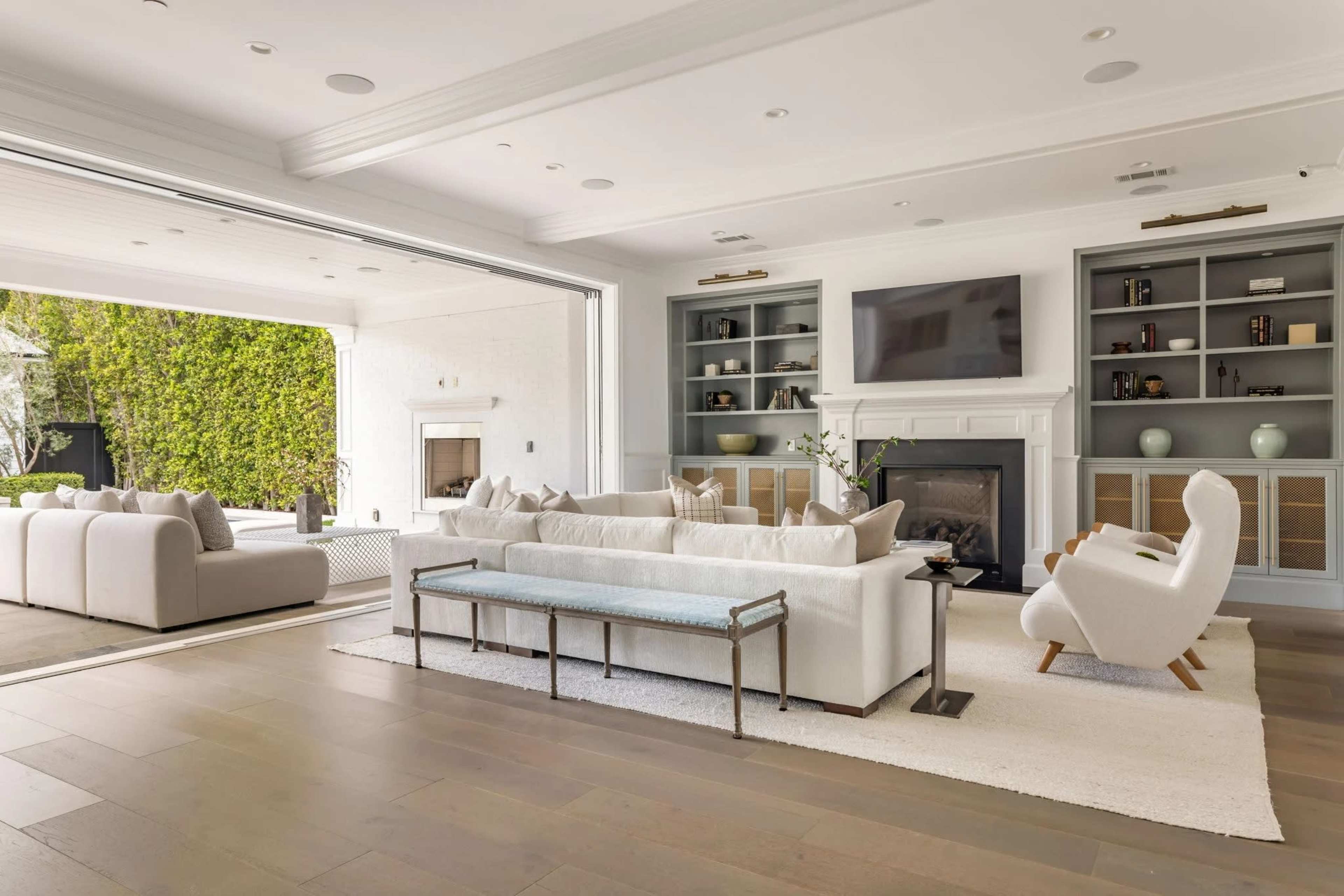 Vertical Series Favorite - Bright and spacious, East Coast Inspired Home Image in Encino, Encino, CA