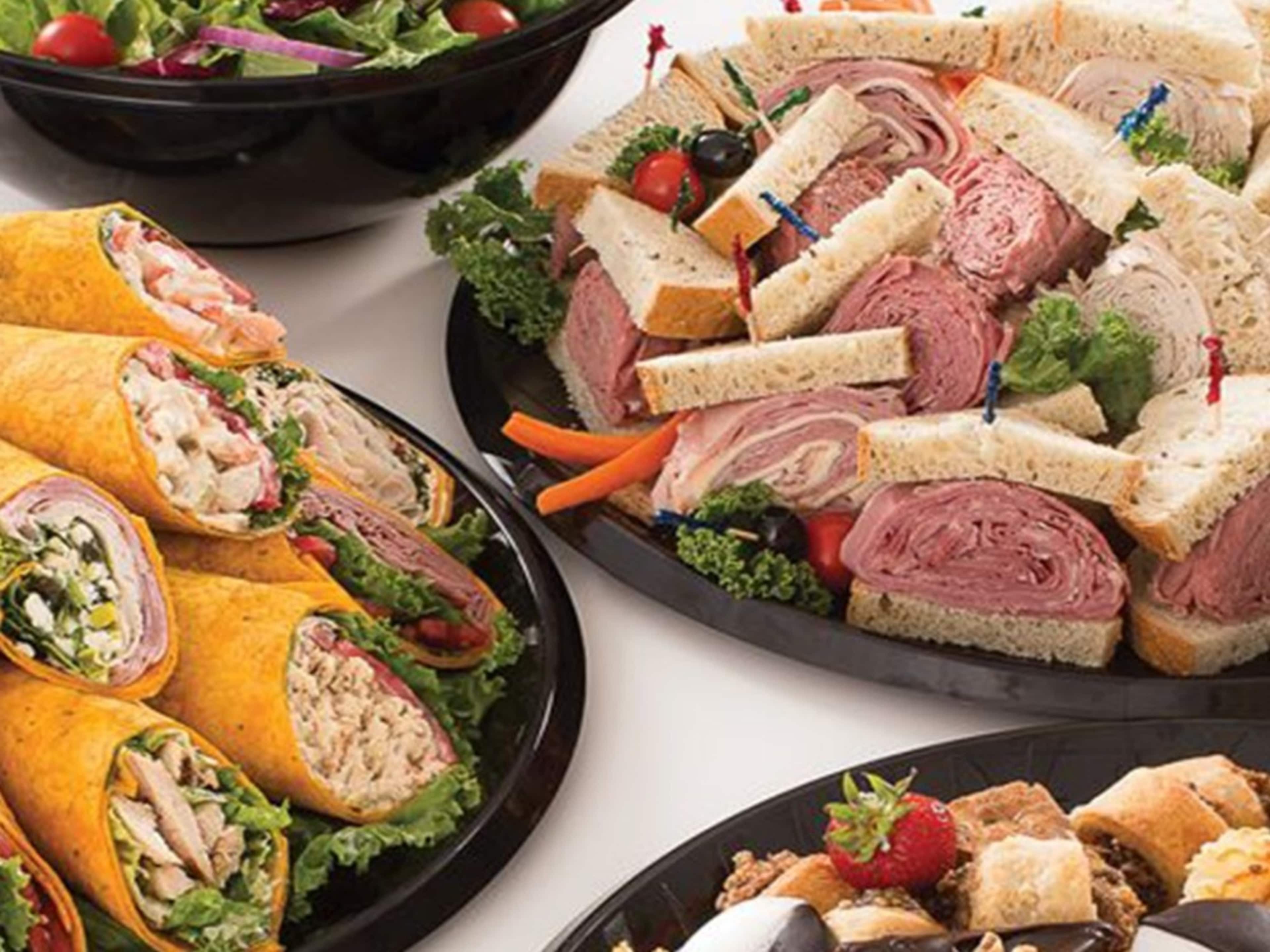 Executive Lunch w/Salad & Dessert