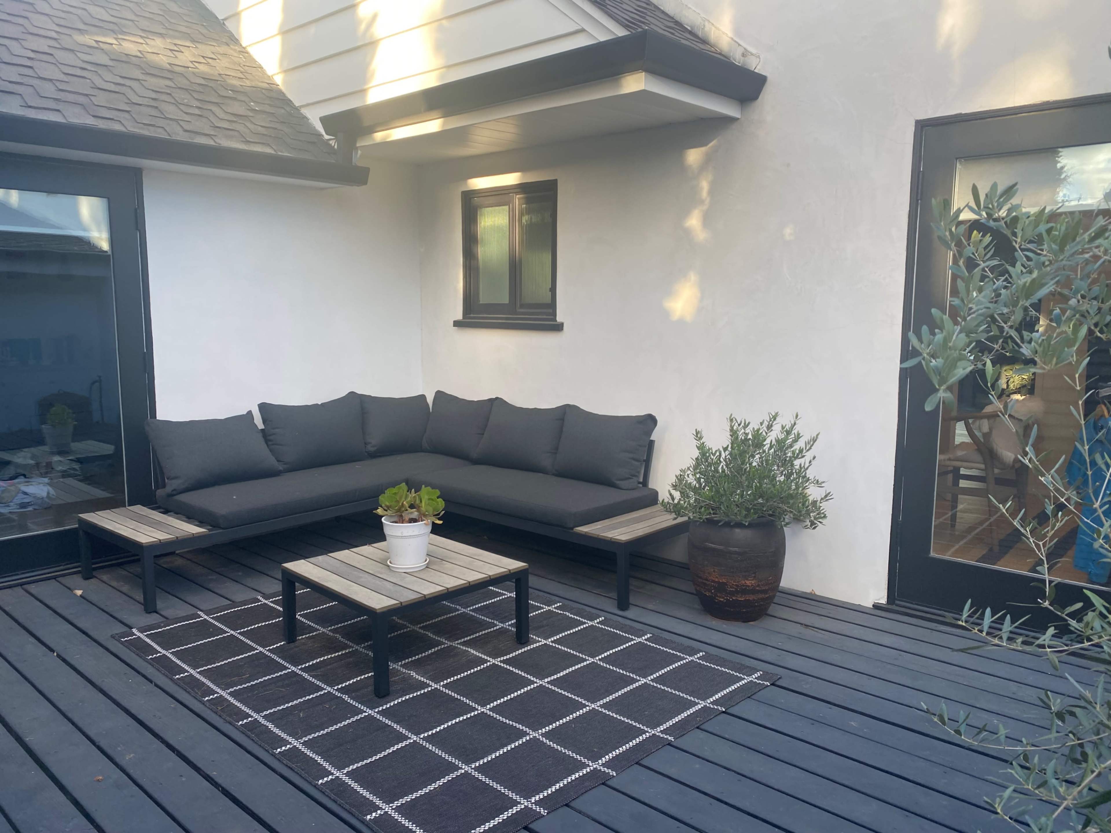 Modern Farmhouse with Backyard Resort! Image in Valley Glen, Valley Village, CA