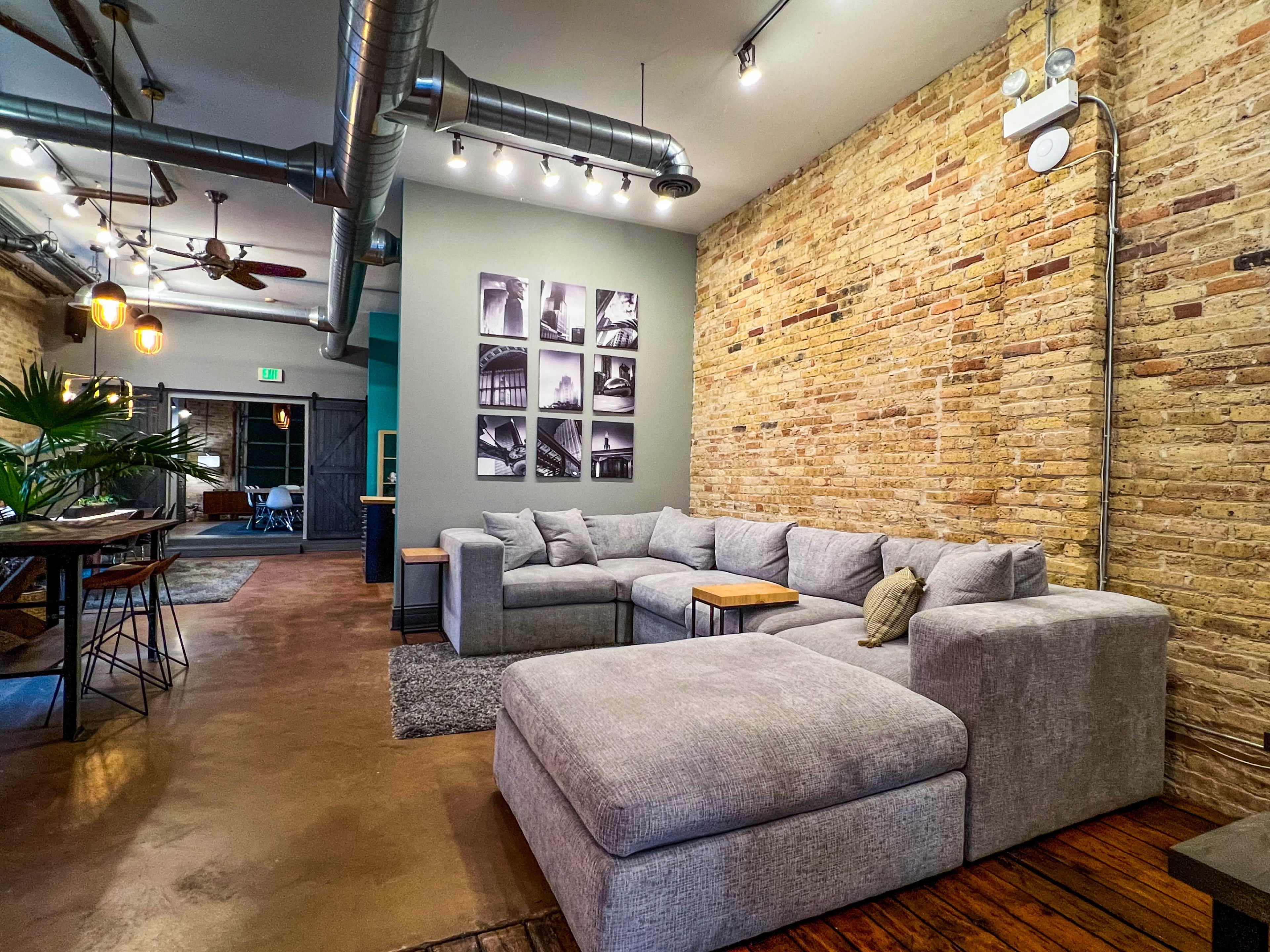 Eclectic, Modern Midtown Gathering Space Image in West Town, Chicago, IL
