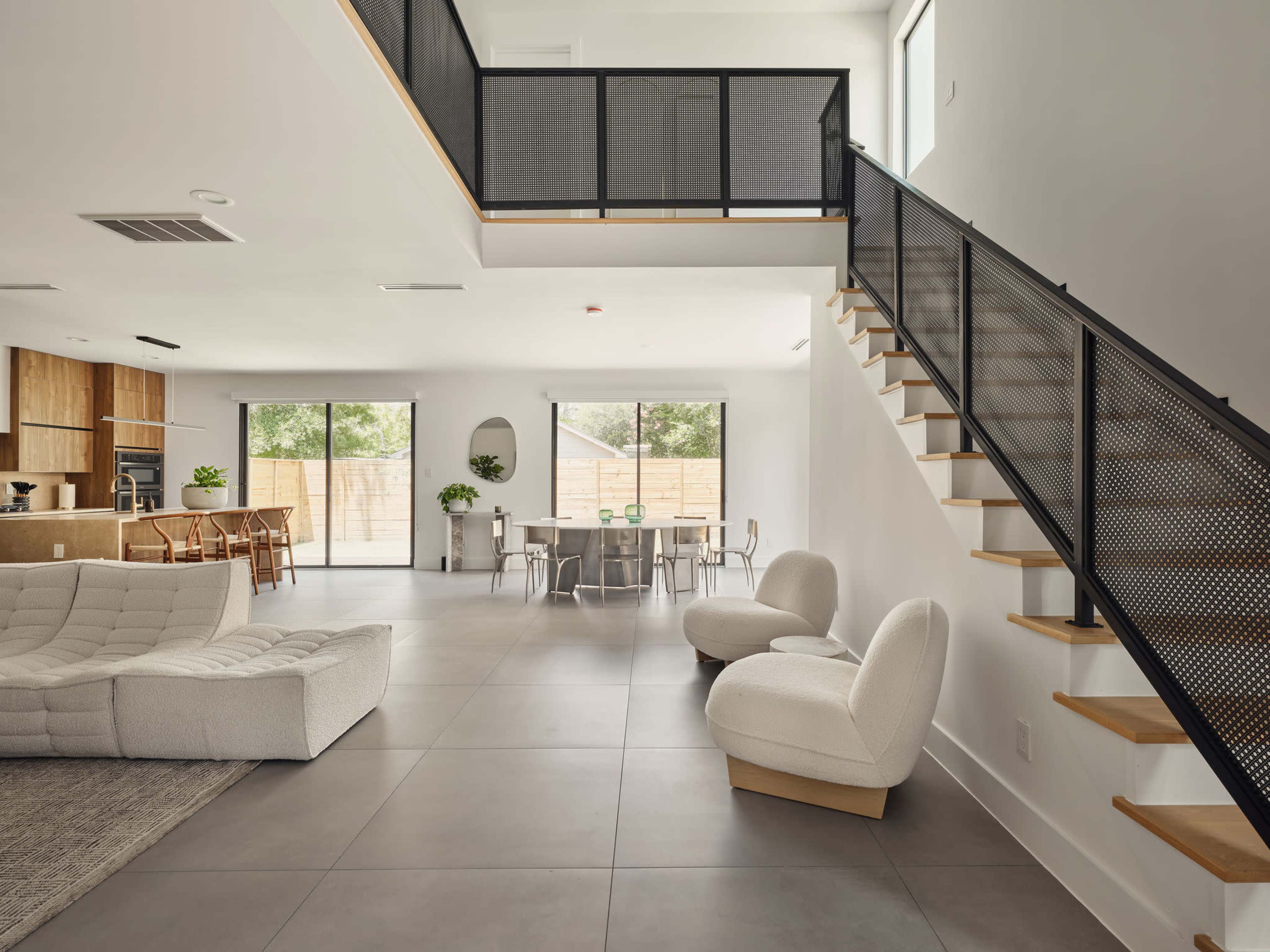 Suburban Luxury: The Balcony Oak Image in , Conroe, TX