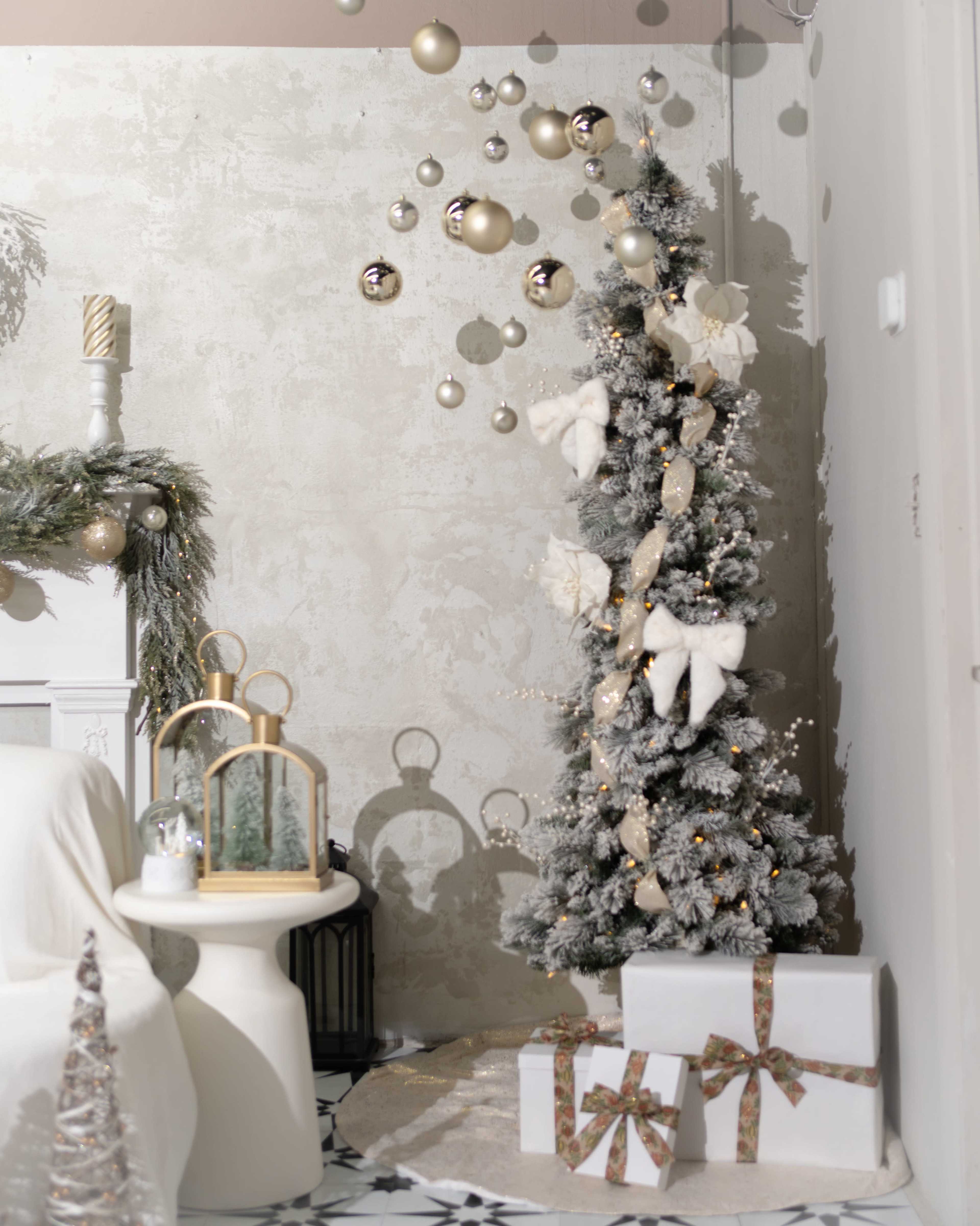 White & Gold ChristmasElegance Set Image in Miramar, Miramar, FL