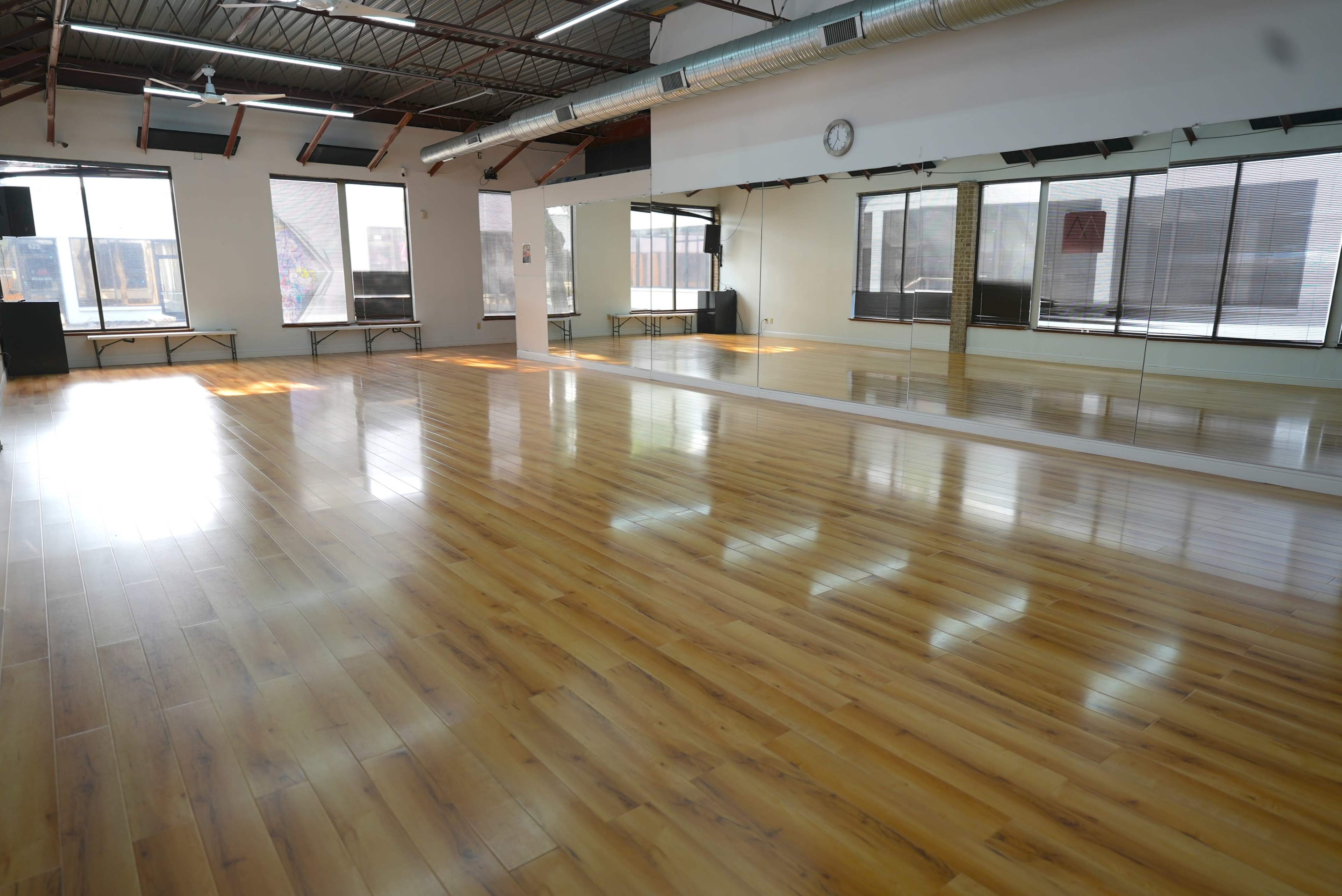 Bright Studio with High Ceilings and  Windows. Near Addison Dallas Image in Farmers Branch, Dallas, TX